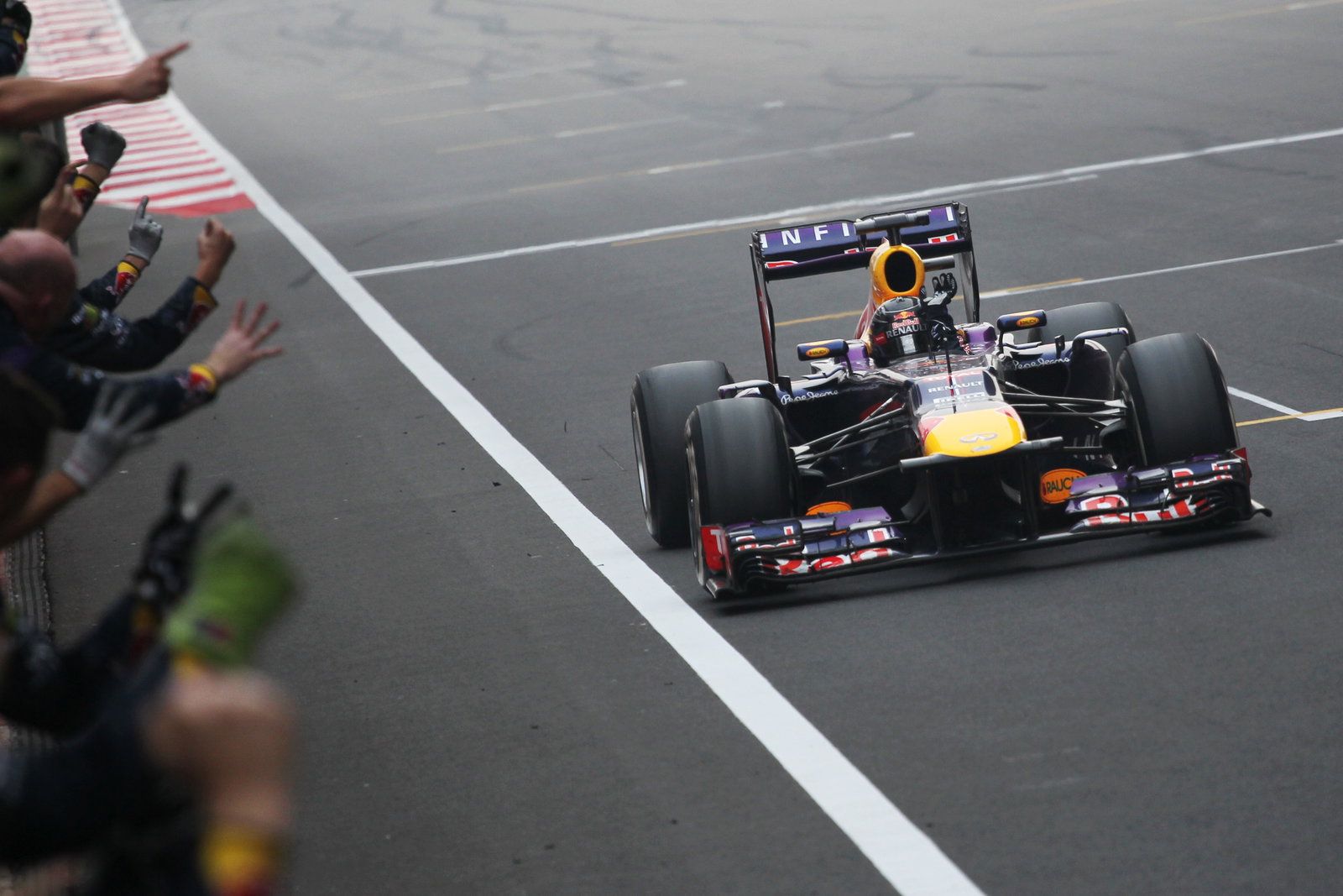 F1 veteran Peter Windsor says Sebastian Vettel was ‘never in same class’ as Lewis Hamilton