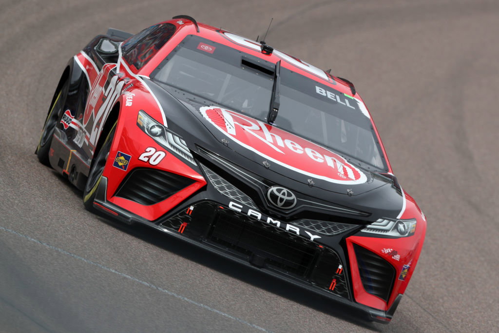 NASCAR: Kyle Larson on Pole for United Rentals 500 at Phoenix - Full Qualifying Results