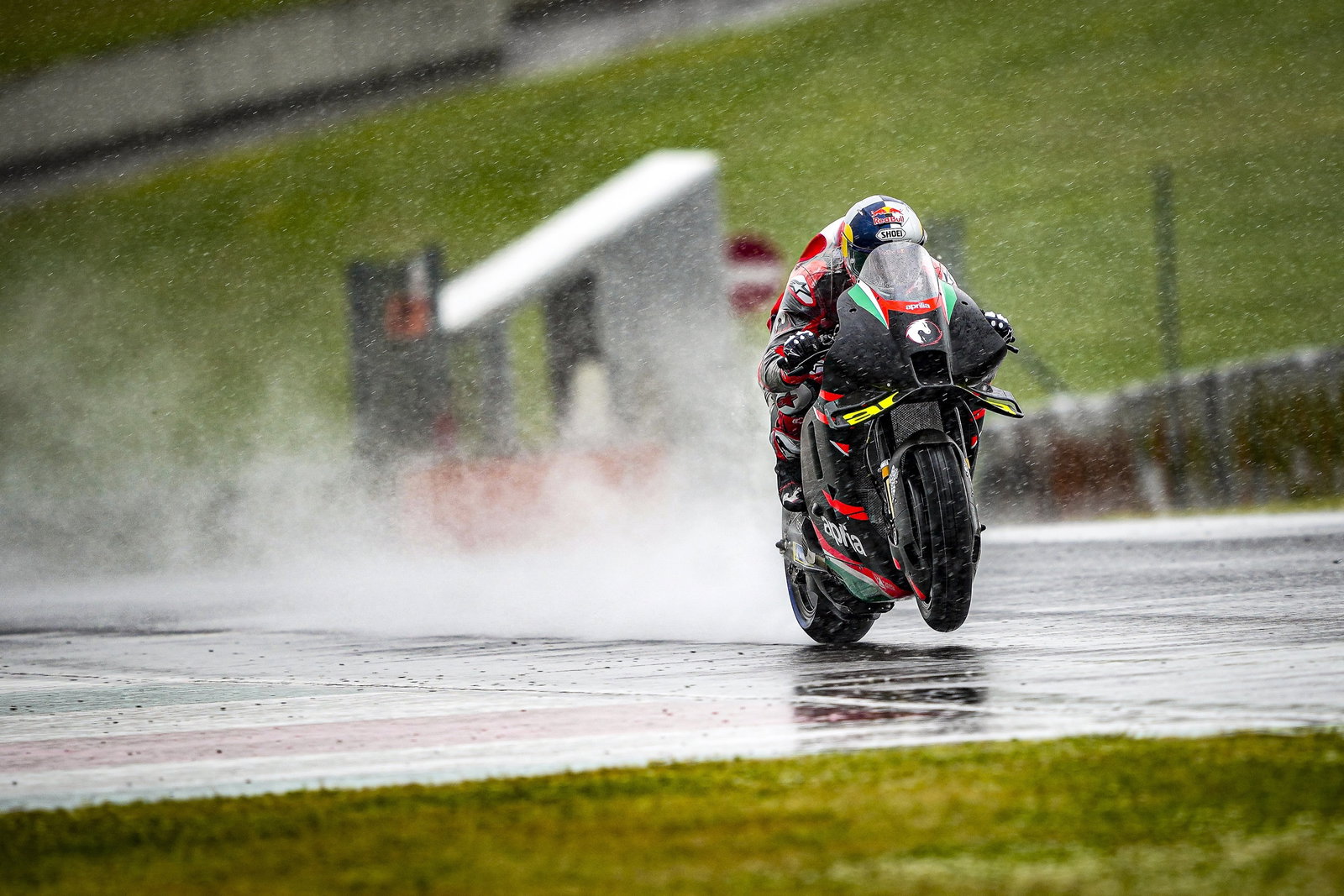 Mugello rain means Andrea Dovizioso yet to push Aprilia, next test in June?