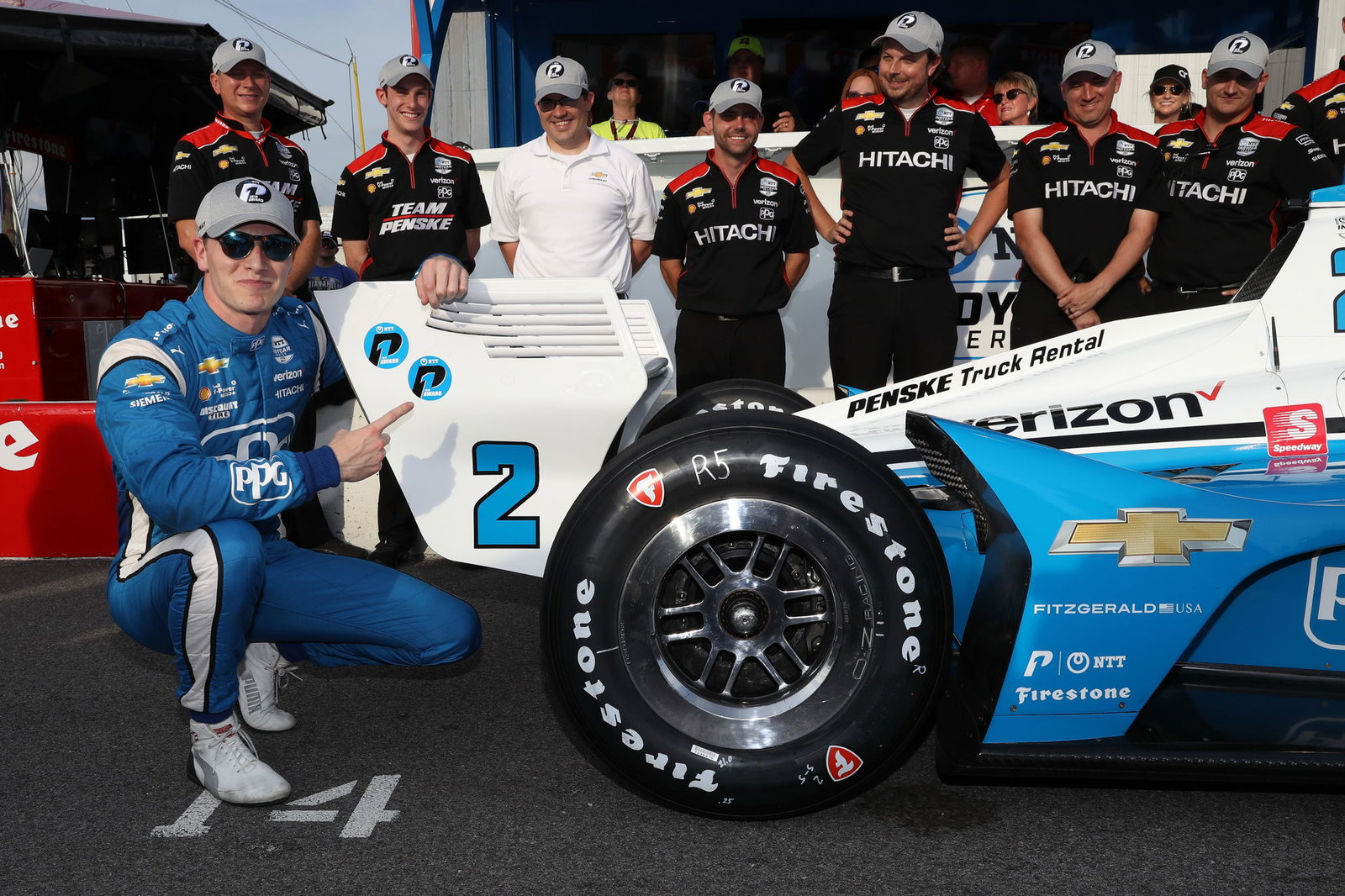 Josef Newgarden meluncur ke Bommarito 500 Pole