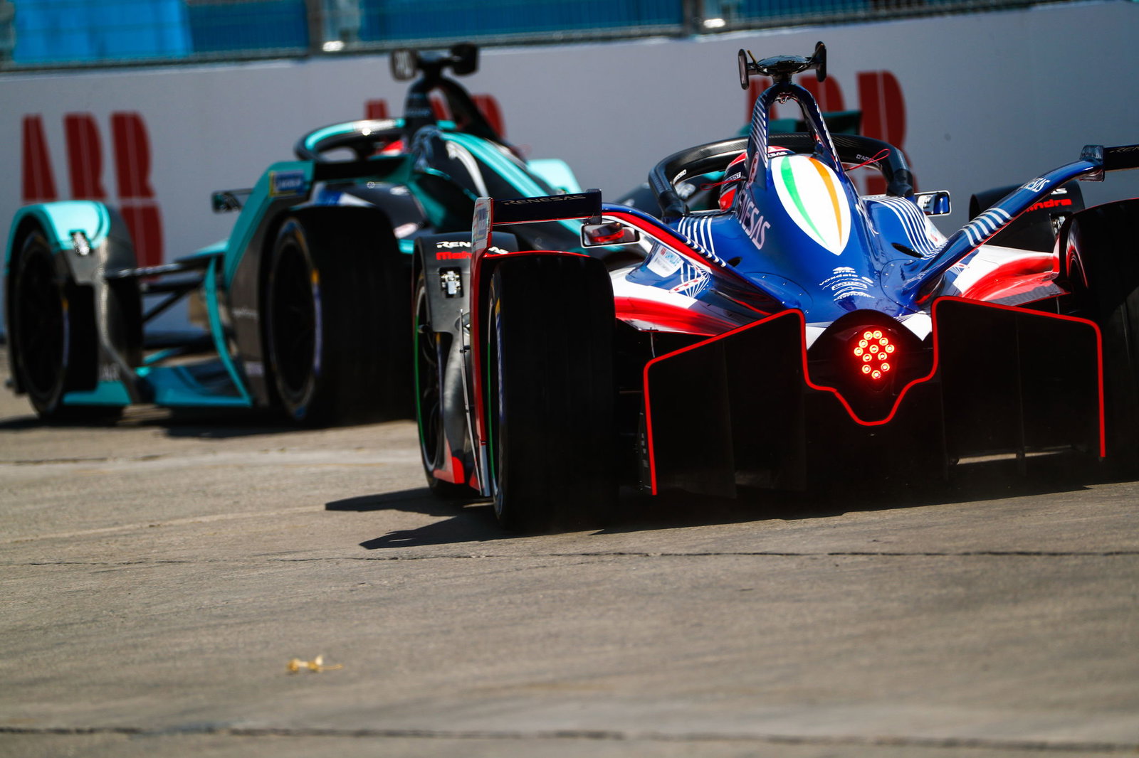 Sam Bird memenangkan FE Santiago E-Prix setelah Buemi kehilangan keunggulan
