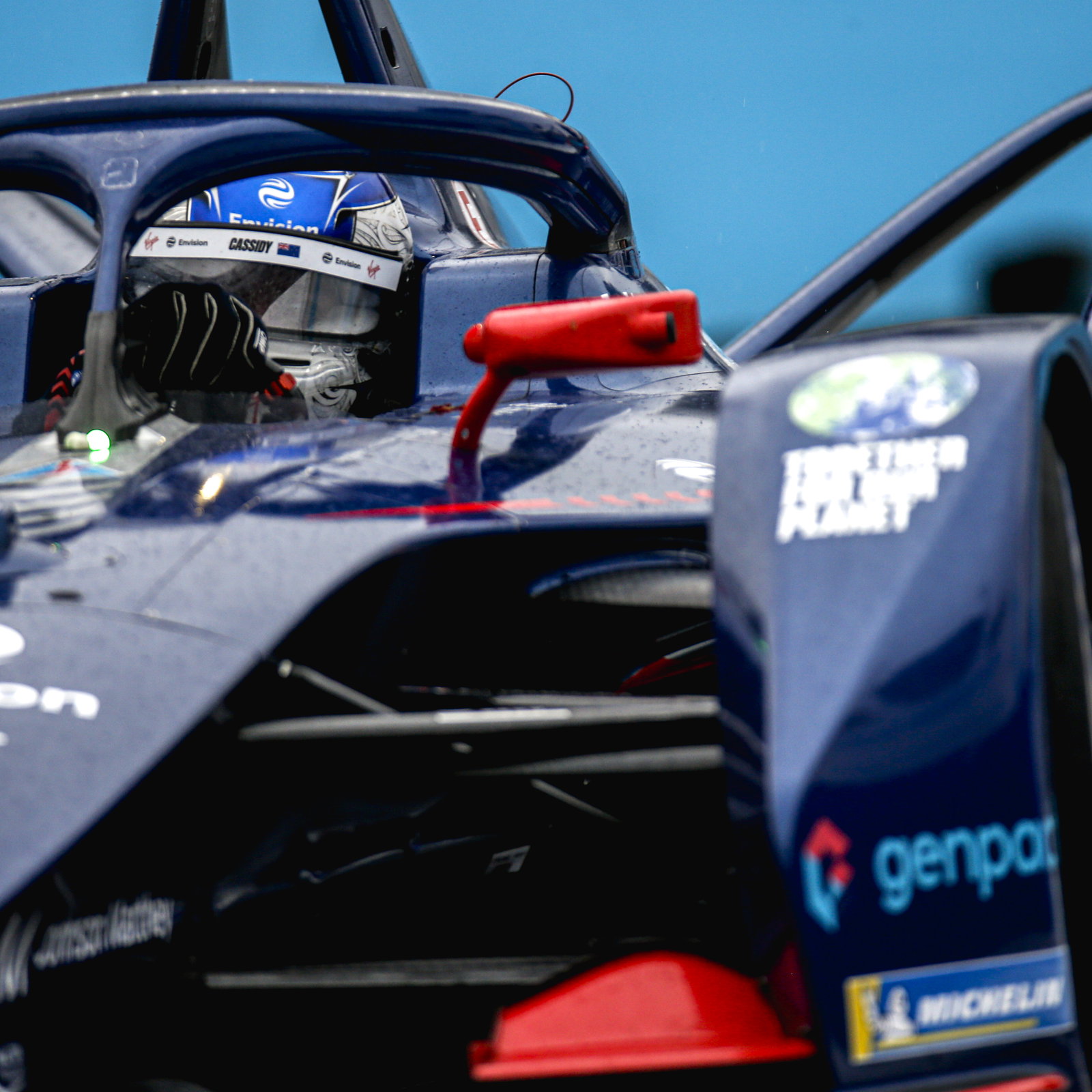 Alexander Sims goes lights-to-flag for dominant Diriyah Formula E win