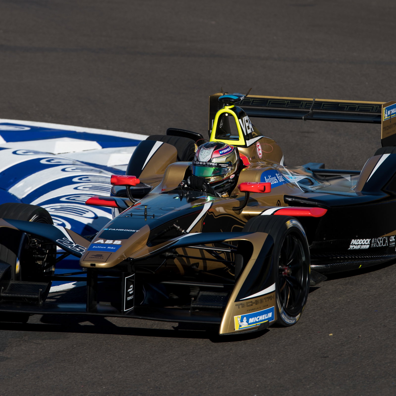 How do you drive a Formula E car?
