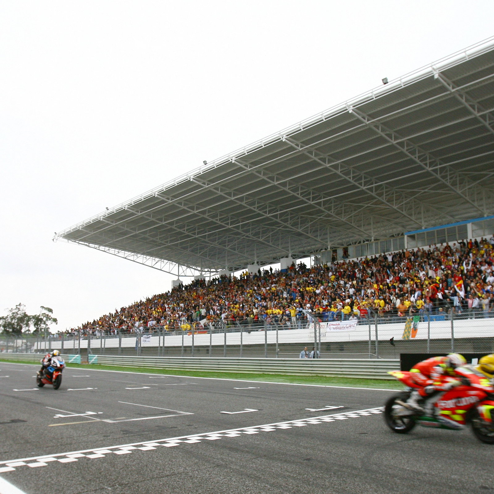 250: Simoncelli takes Phillip Island victory.
