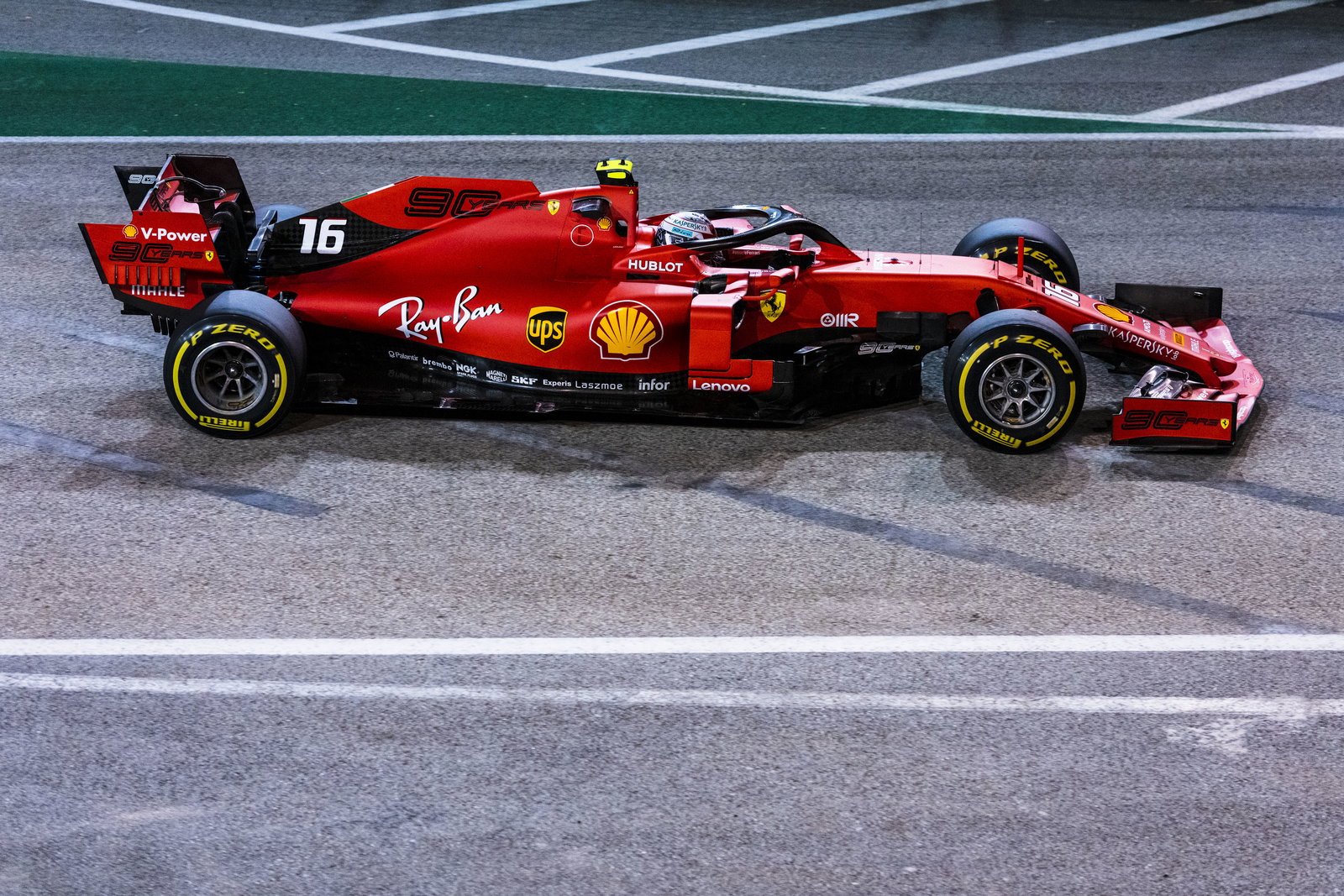 Vettel: Mercedes lebih cepat dengan Ferrari yang membutuhkan pegangan
