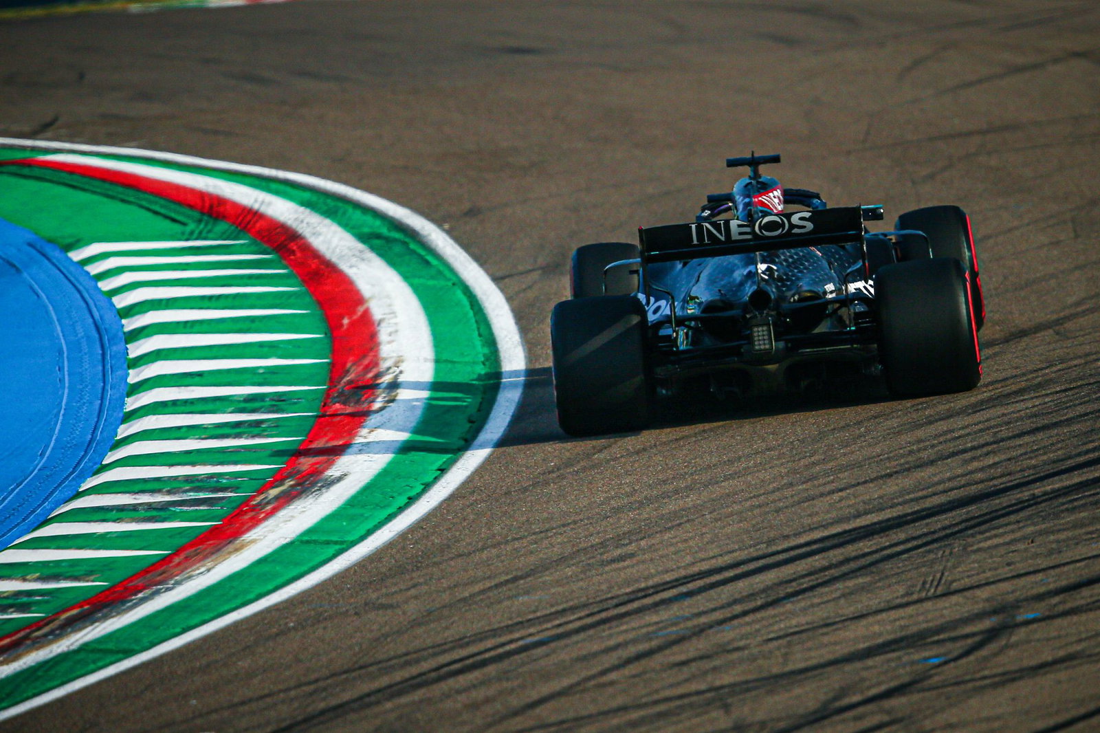 Hamilton: Not many F1 drivers could do what Bottas is doing at Mercedes