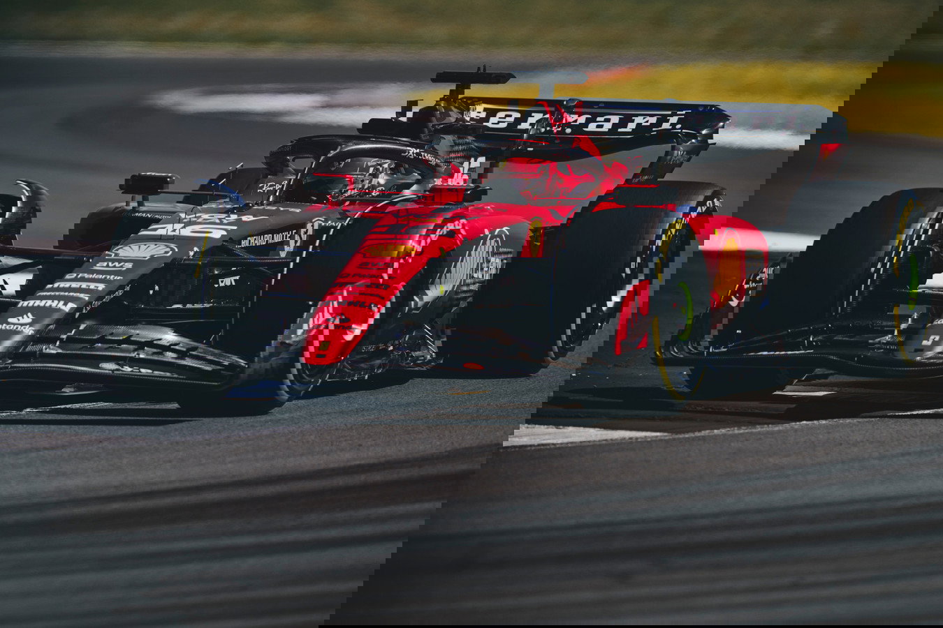 Schumacher Lakukan Pekerjaan Simulator Dini Hari untuk Bantu Mercedes