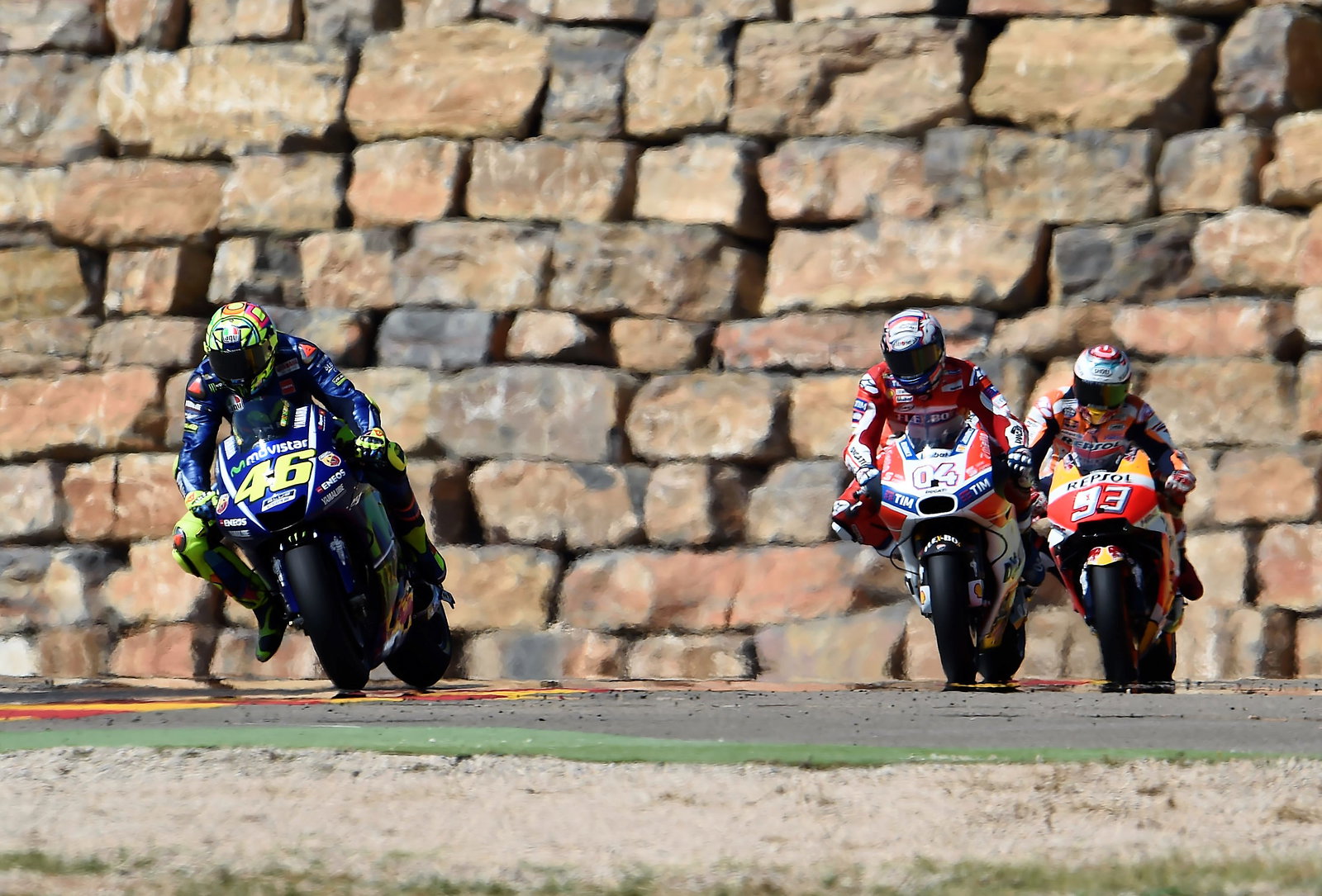 MotoGP Aragon: Rivals hail 'incredible' Rossi performance