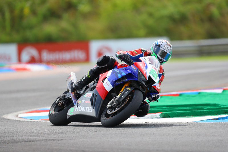 BSB Thruxton: Bukukan Podium Ketujuh, Iddon Kokoh di Puncak Klasemen