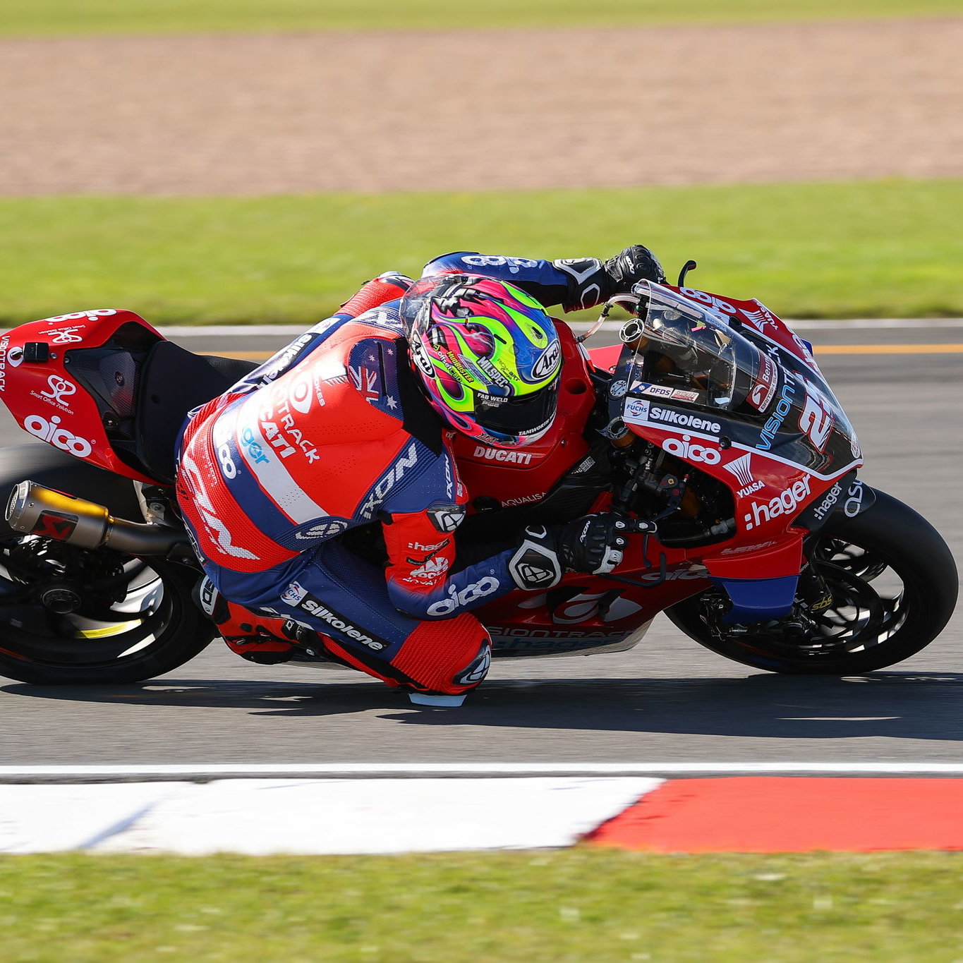 Ryan Vickers “only 0.9 off of Valentino Rossi” at flat track race
