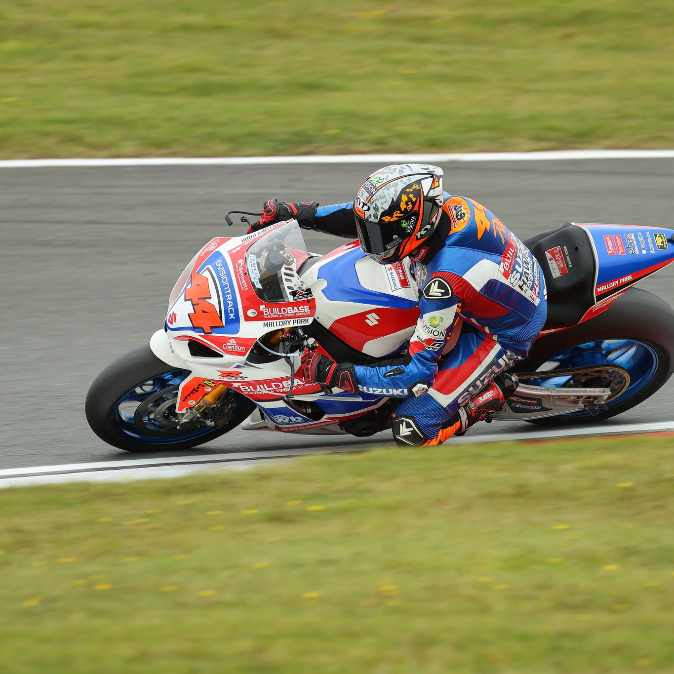 BSB: Rea re-signs for OMG Suzuki for 2019