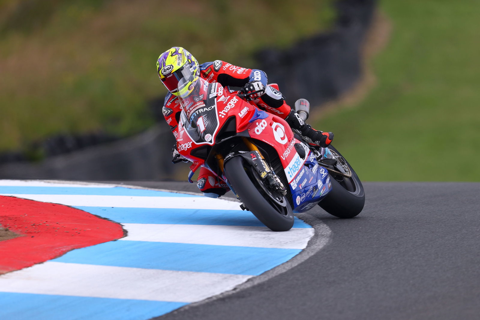 Knockhill BSB: Mackenzie meraih podium pertama tahun 2021