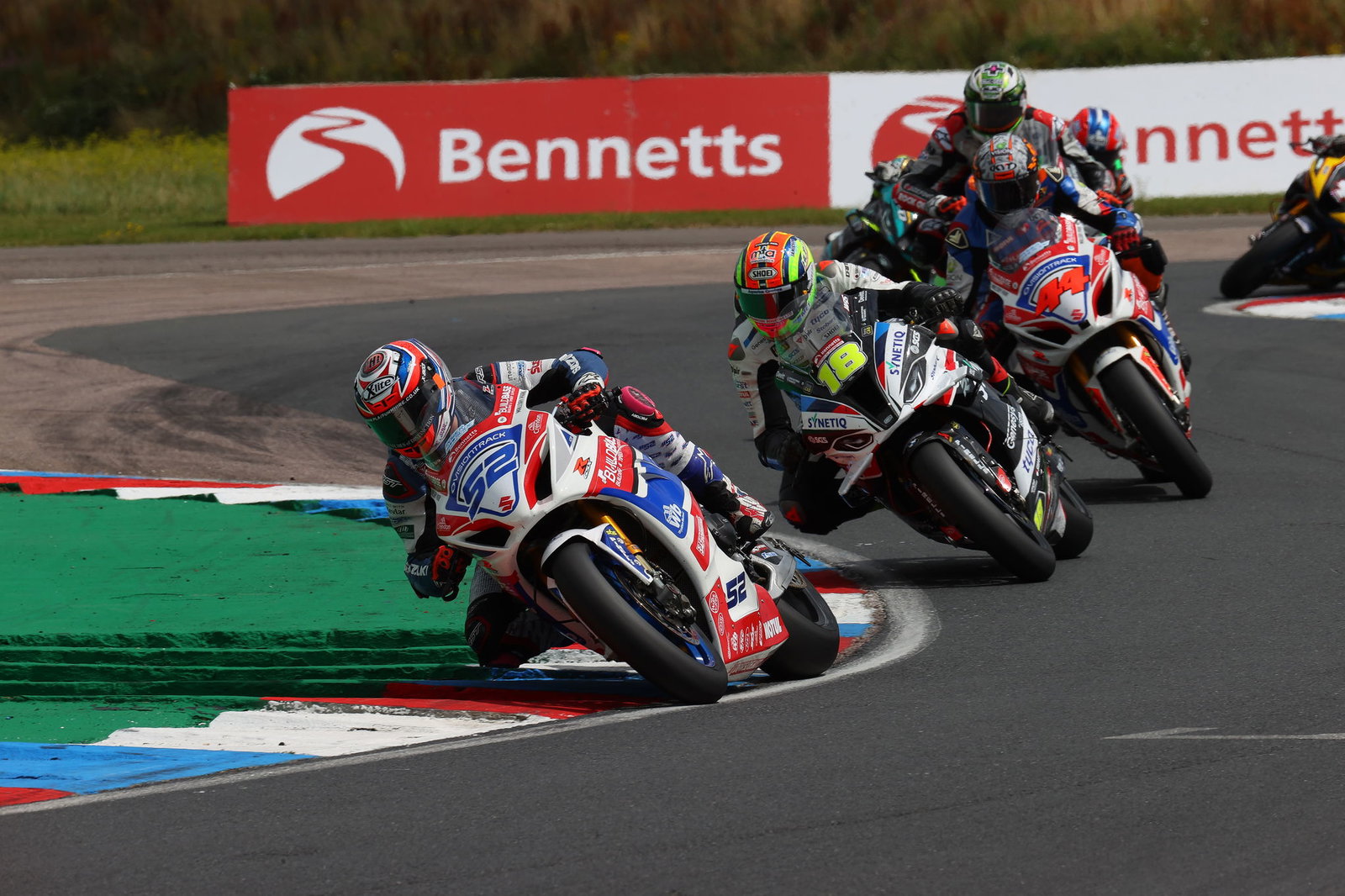 BSB Thruxton: Vickers Klaim Hasil Terbaiknya dengan Sepasang P4
