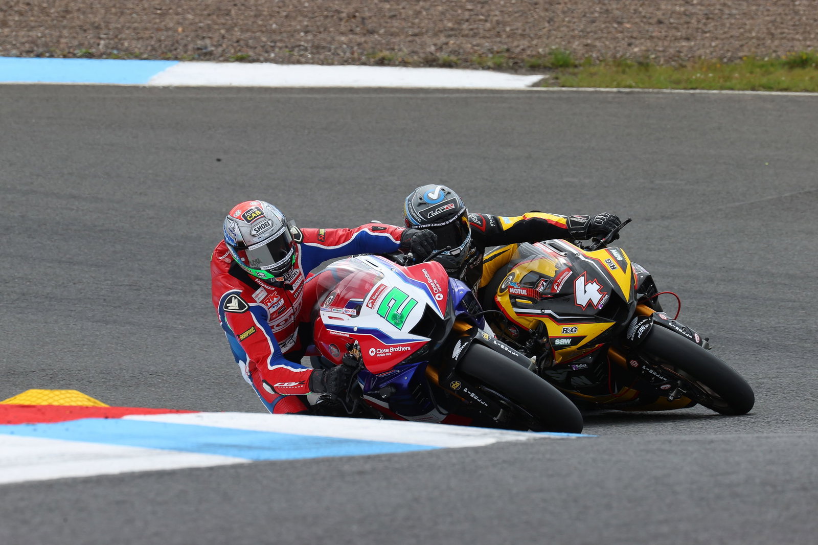 Knockhill BSB: Vickers unggul dengan tiga finis sepuluh besar