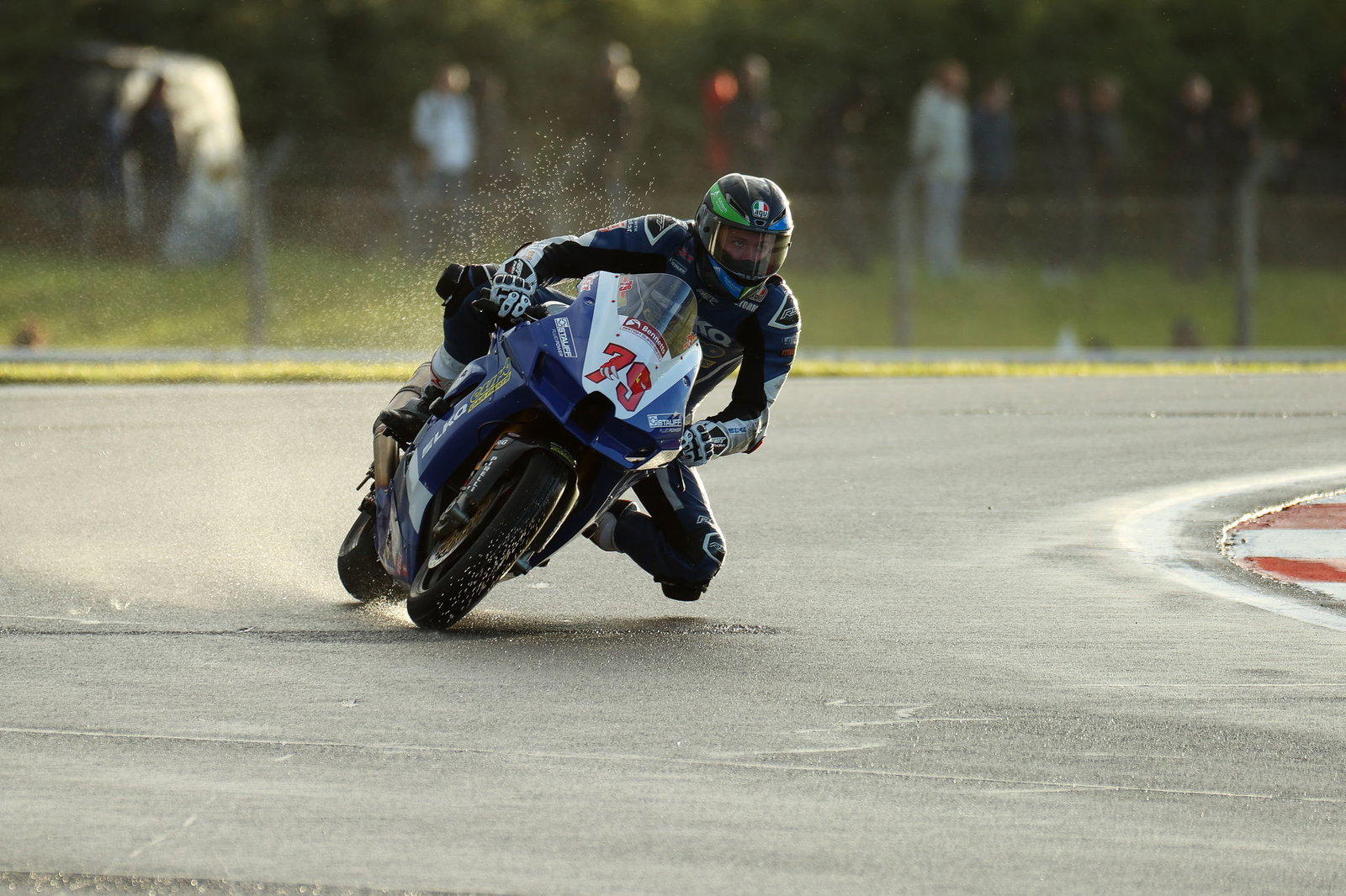 Van Sikkerlerus stays with MPM Yamaha for 2022 British Supersport season