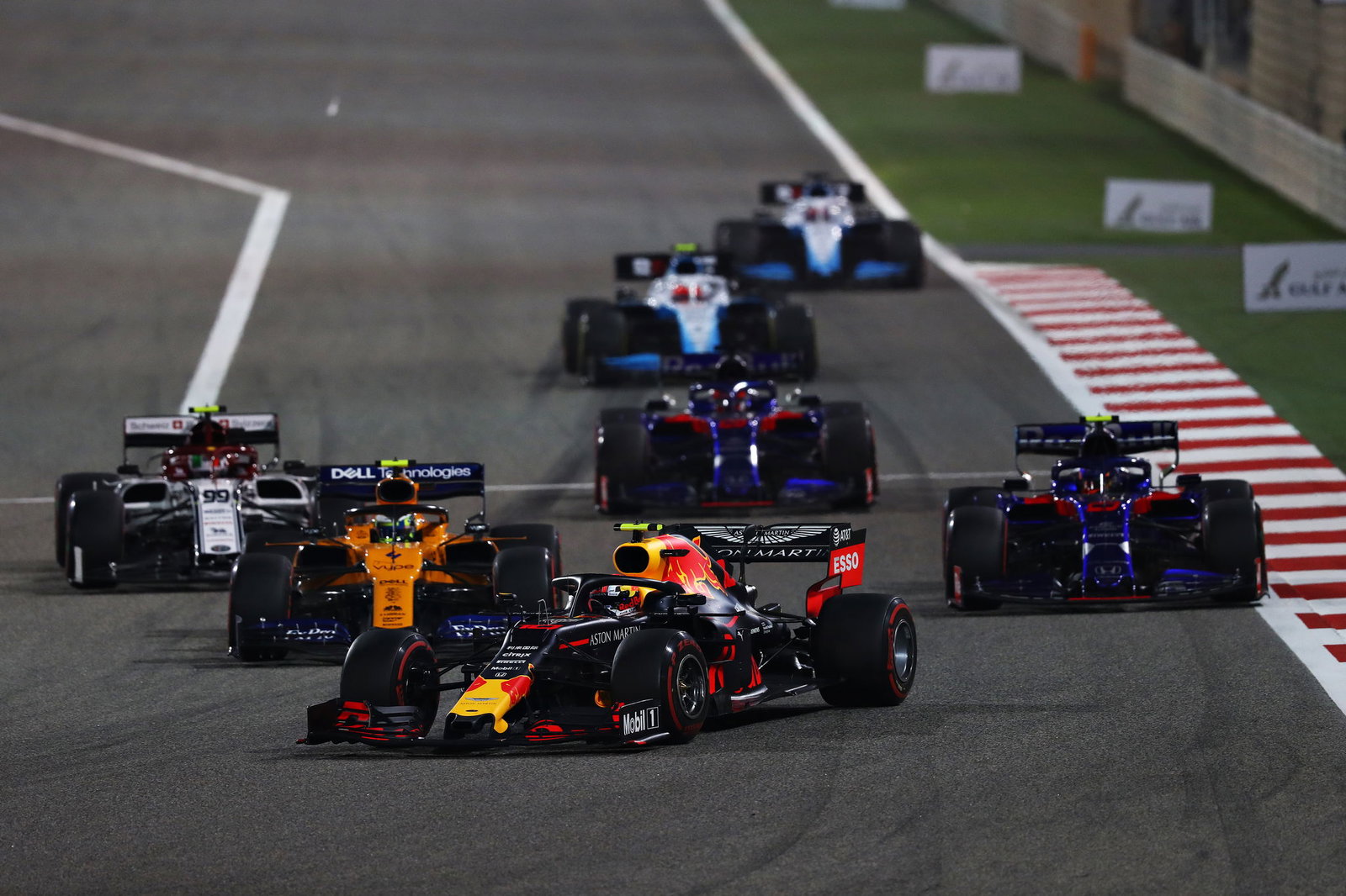 Horner: Red Bull membutuhkan 'kata sandi ajaib' untuk menyamai Ferrari dan Mercedes