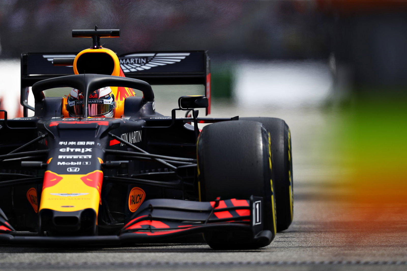 Hamilton menyebut cuaca GP Jerman sebagai ancaman terbesar bagi Mercedes