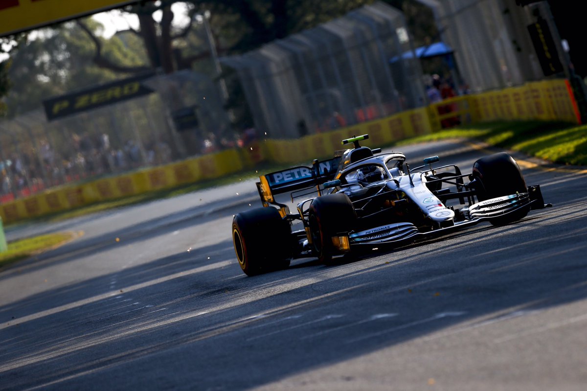 Valtteri Bottas meraih kemenangan besar di GP Australia, memimpin Mercedes 1-2