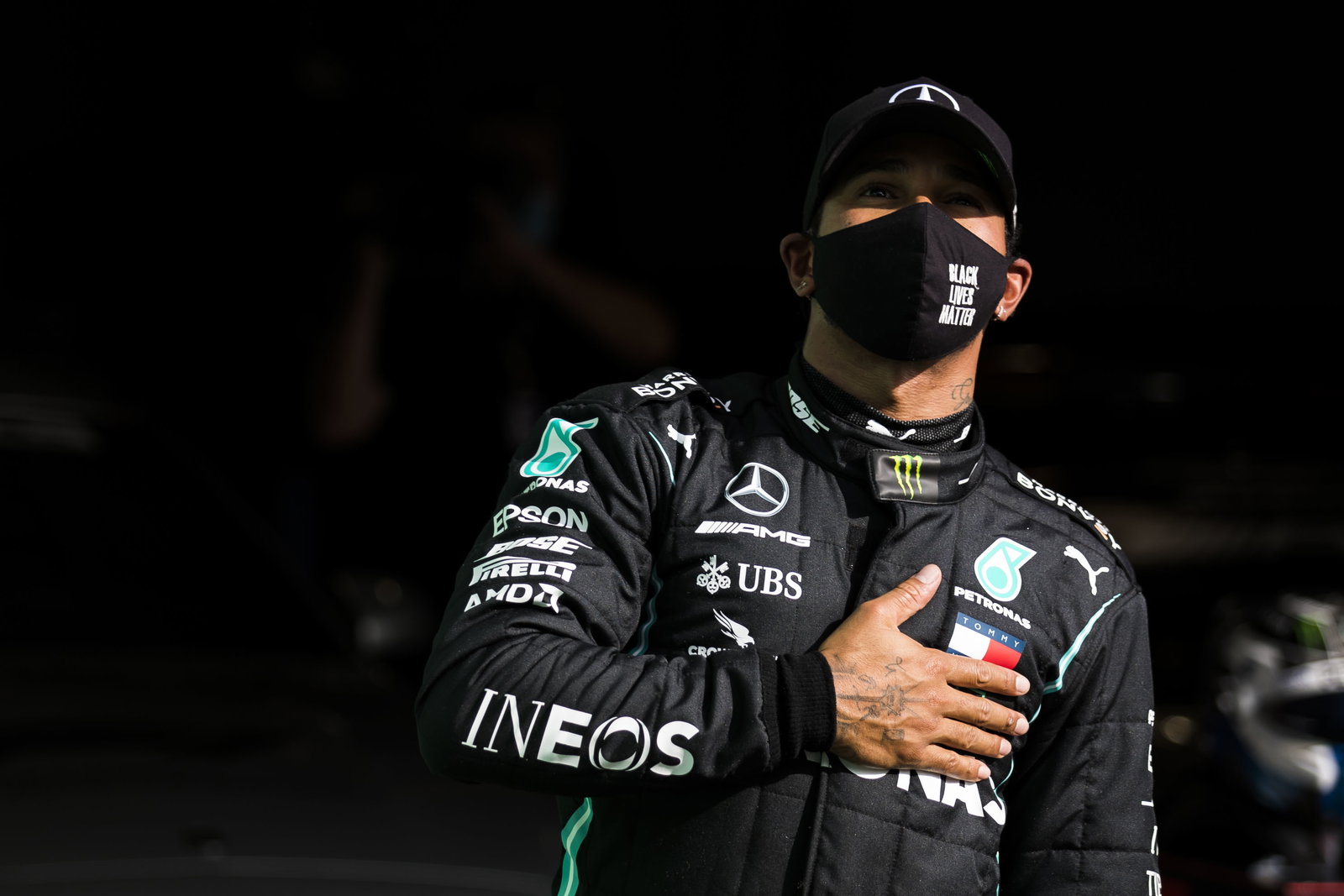 Mantan pembalap F1 Petrov mundur dari tugas sebagai pelayan setelah kematian ayahnya