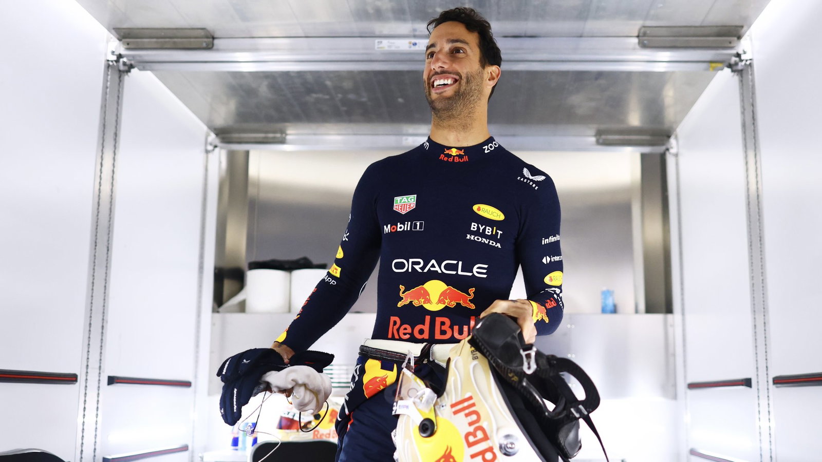Daniel Ricciardo to immediately replace axed Nyck de Vries for AlphaTauri