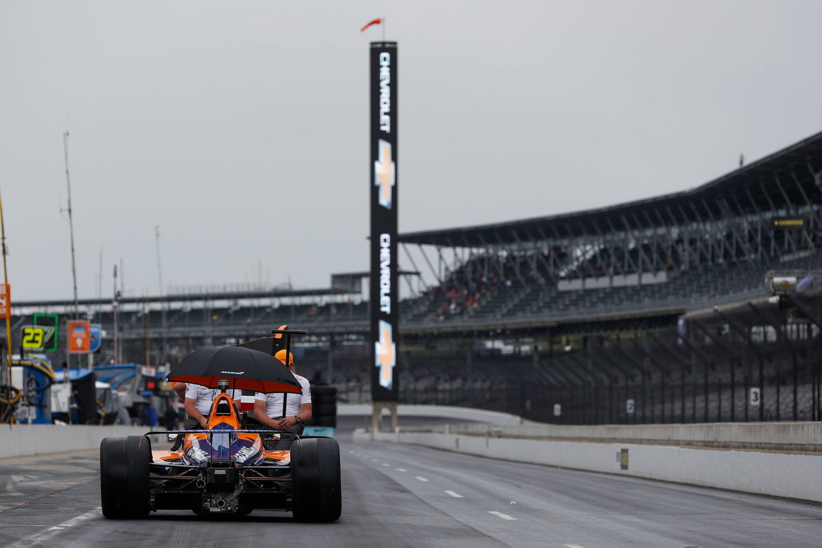 Alonso pergi untuk memperebutkan tempat Indy 500 setelah sesi kualifikasi yang sulit