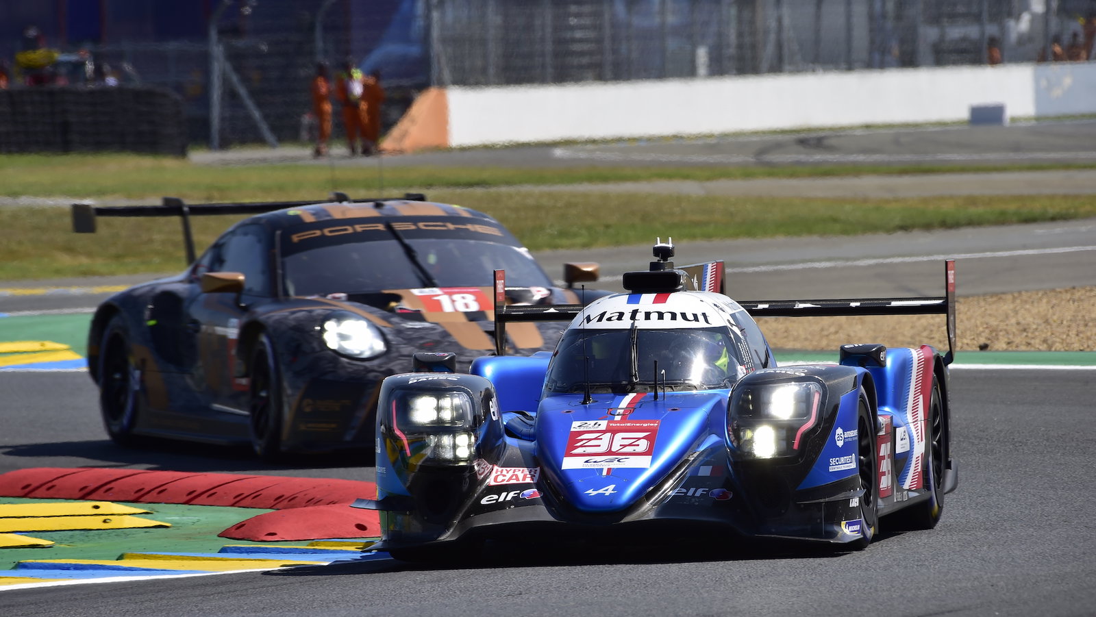 Alpine A480 - Nicolas Lapierre, Andre Negrao, Matthieu Vaxiviere [credit: Andrew Hartley]