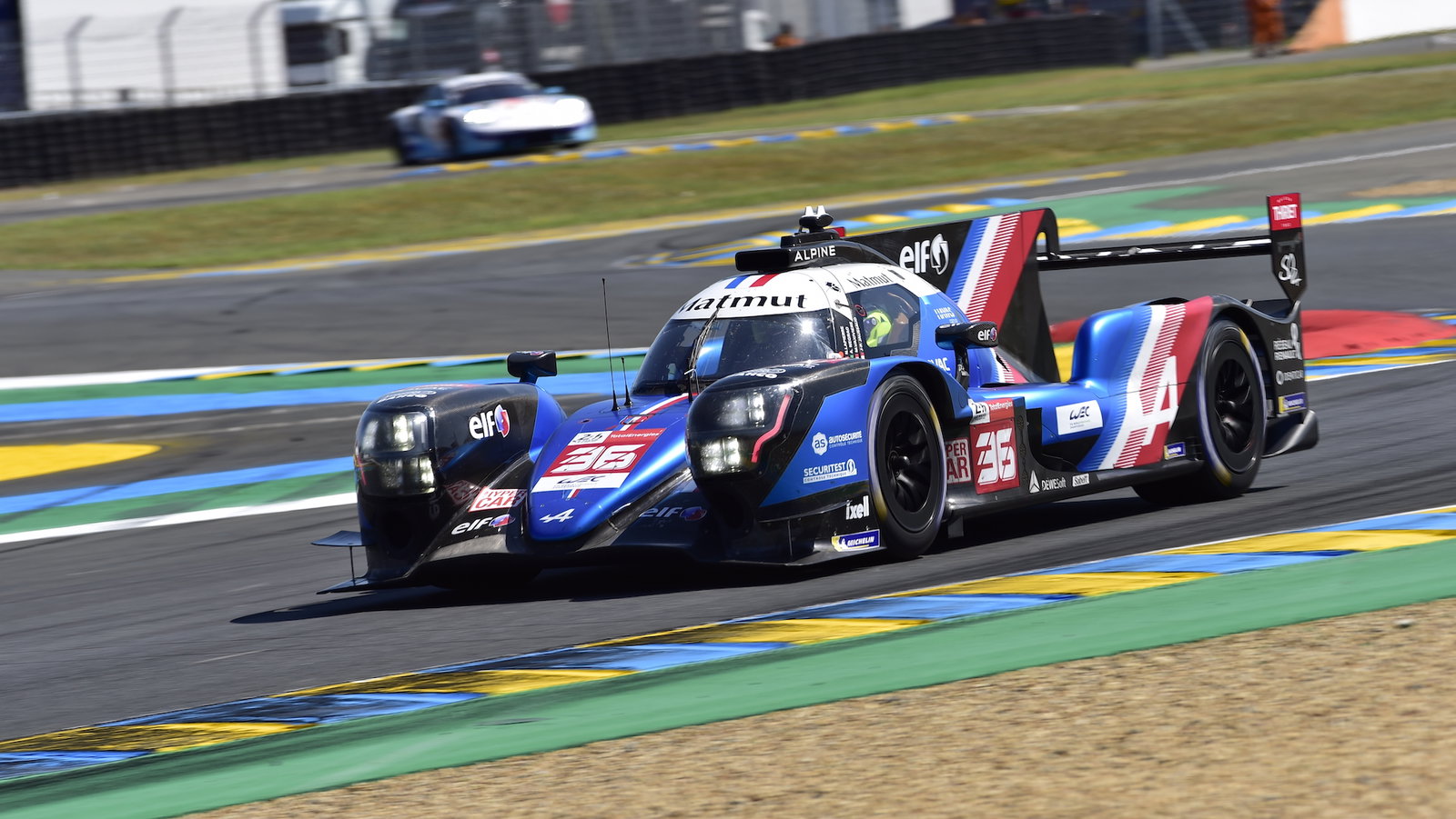 Alpine A480 - Nicolas Lapierre, Andre Negrao, Matthieu Vaxiviere [credit: Andrew Hartley]