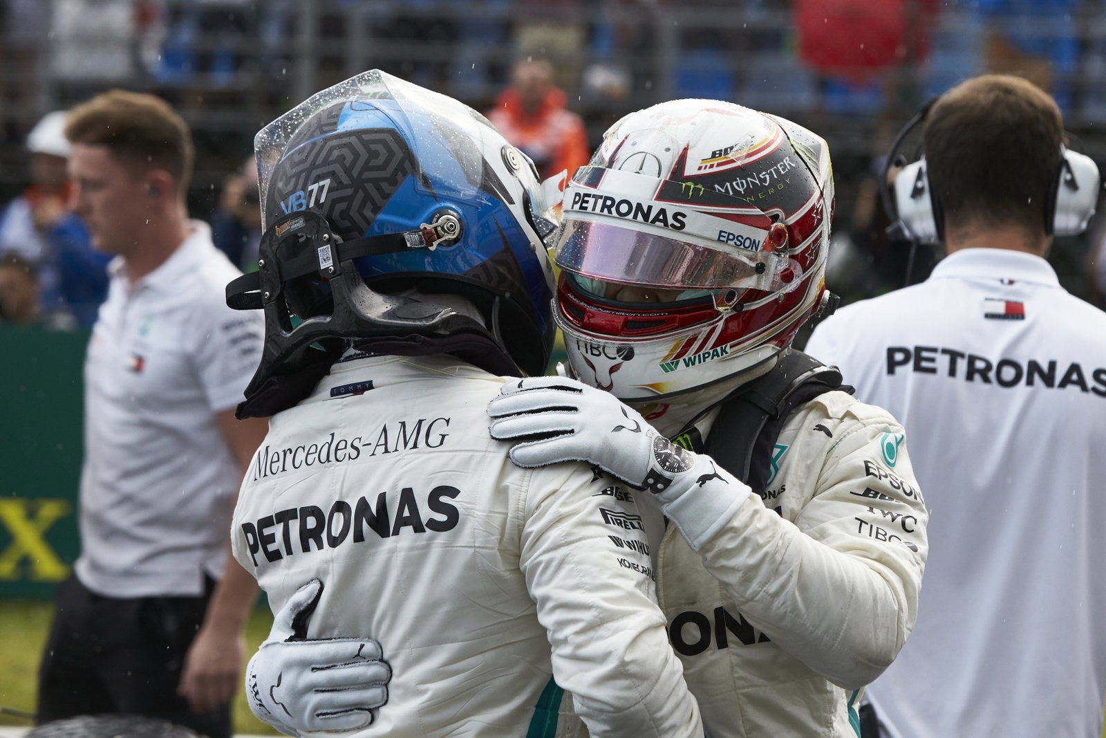Hamilton: Mercedes in dream position given Ferrari’s pace