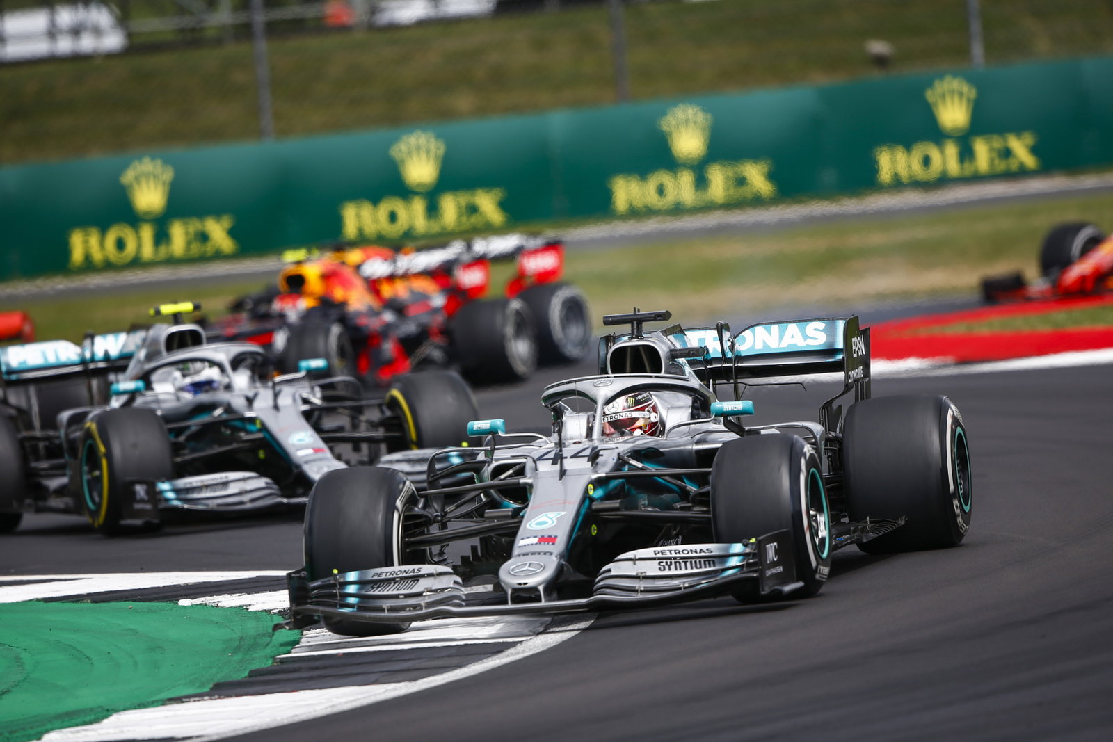 Sainz encouraged as McLaren takes P6 despite not being ‘100 percent’