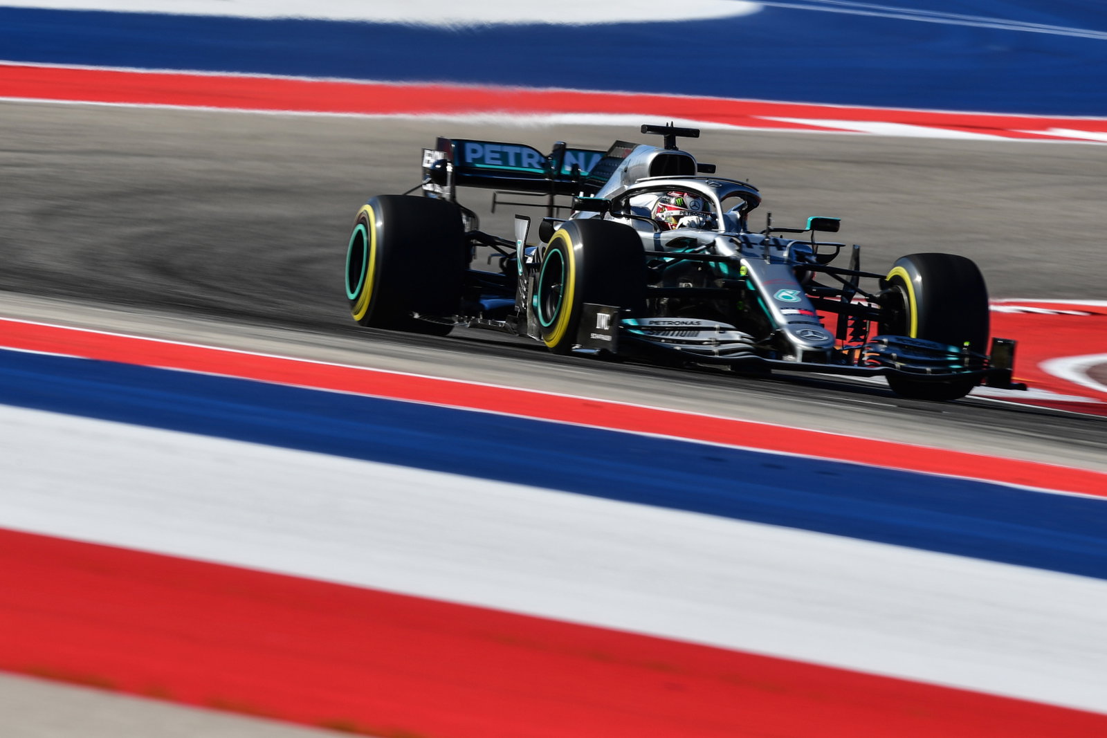 Lewis Hamilton fastest in US GP FP2 as Romain Grosjean crashes