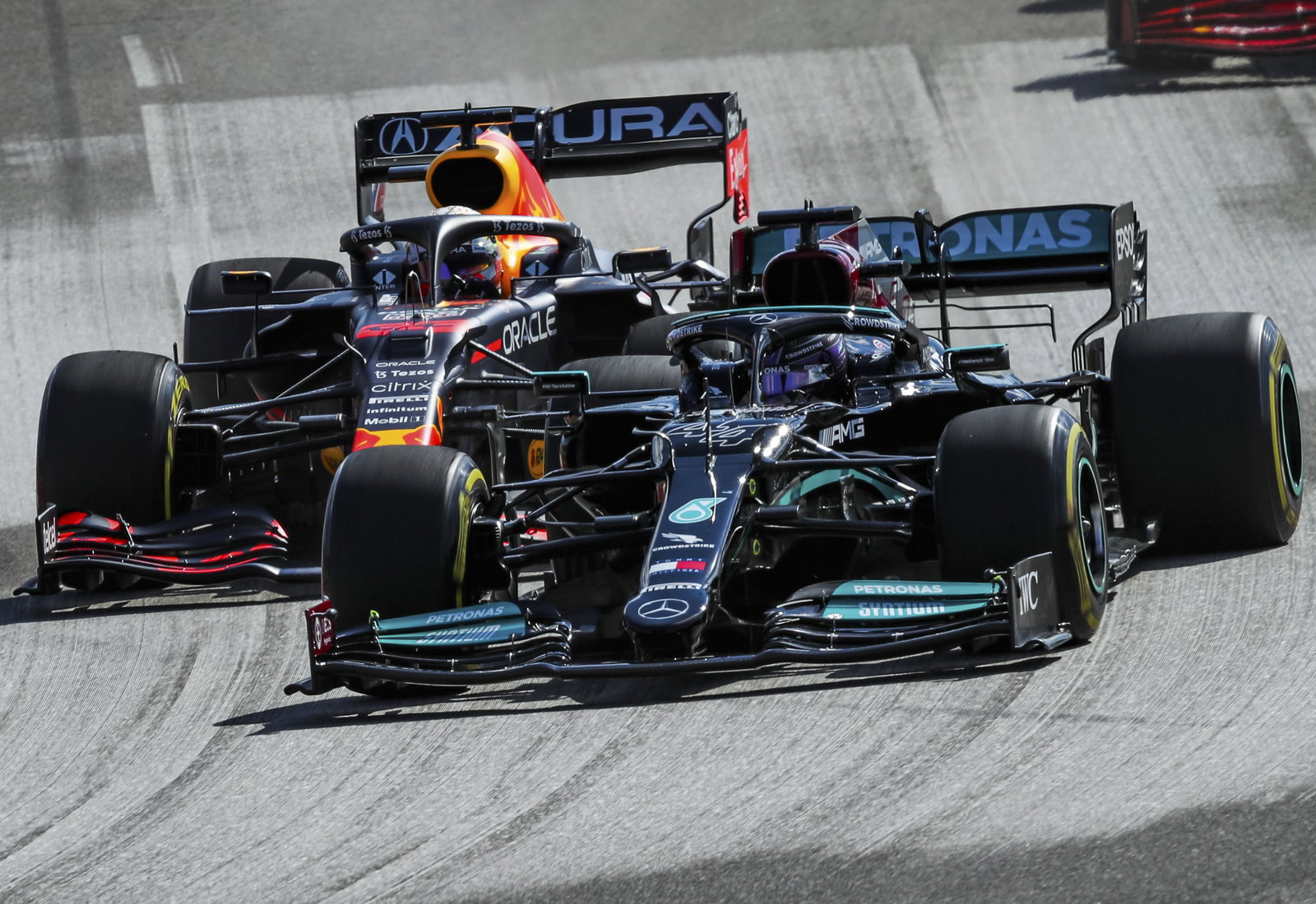 Red Bull Berharap Hamilton Mengambil Penalti Mesin Lagi