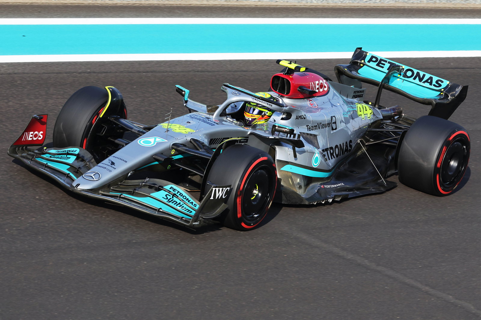 “One to put in the toilet” - Toto Wolff explains Mercedes’ setup gamble in Abu Dhabi