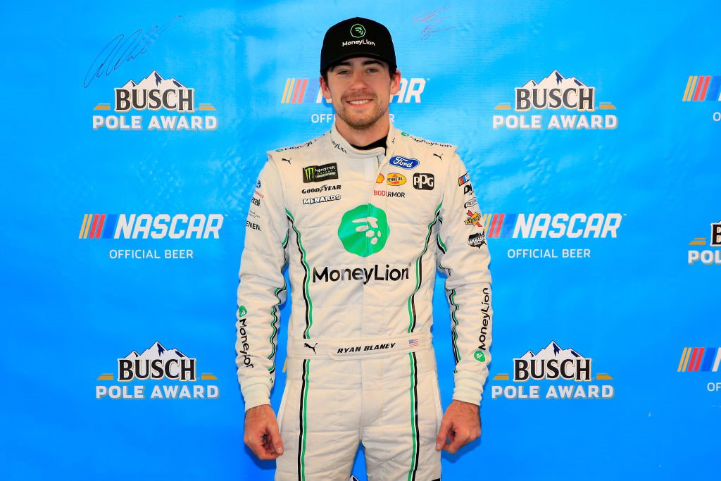 Ryan Blaney bests Chase Elliott for Phoenix pole