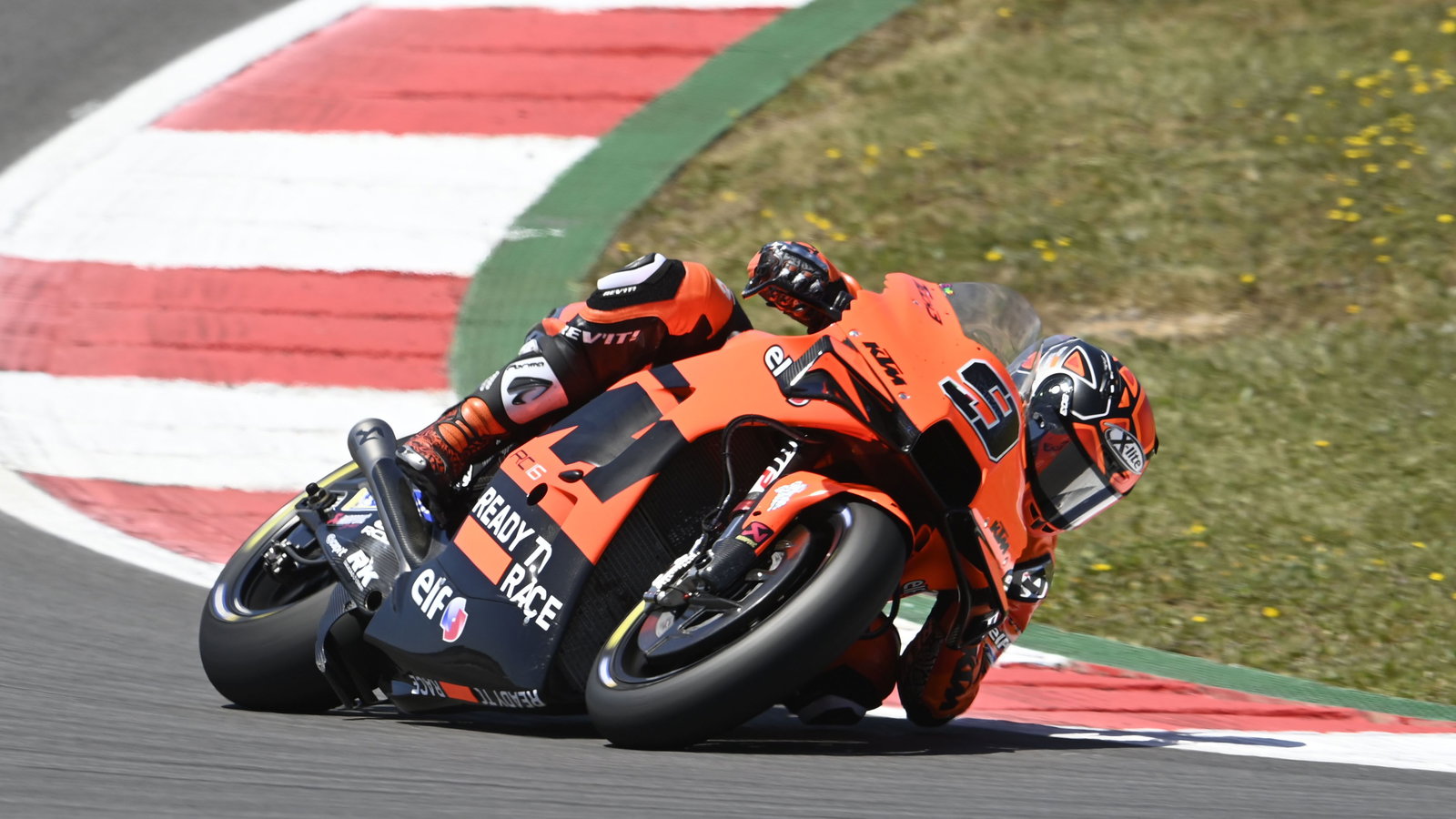 Unique MotoGP, Formula 1 tribute to Fausto Gresini