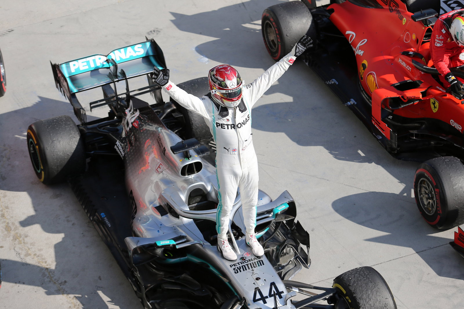 Bottas says Turn 1 lock-up led to first lap “mess” at Hungarian GP