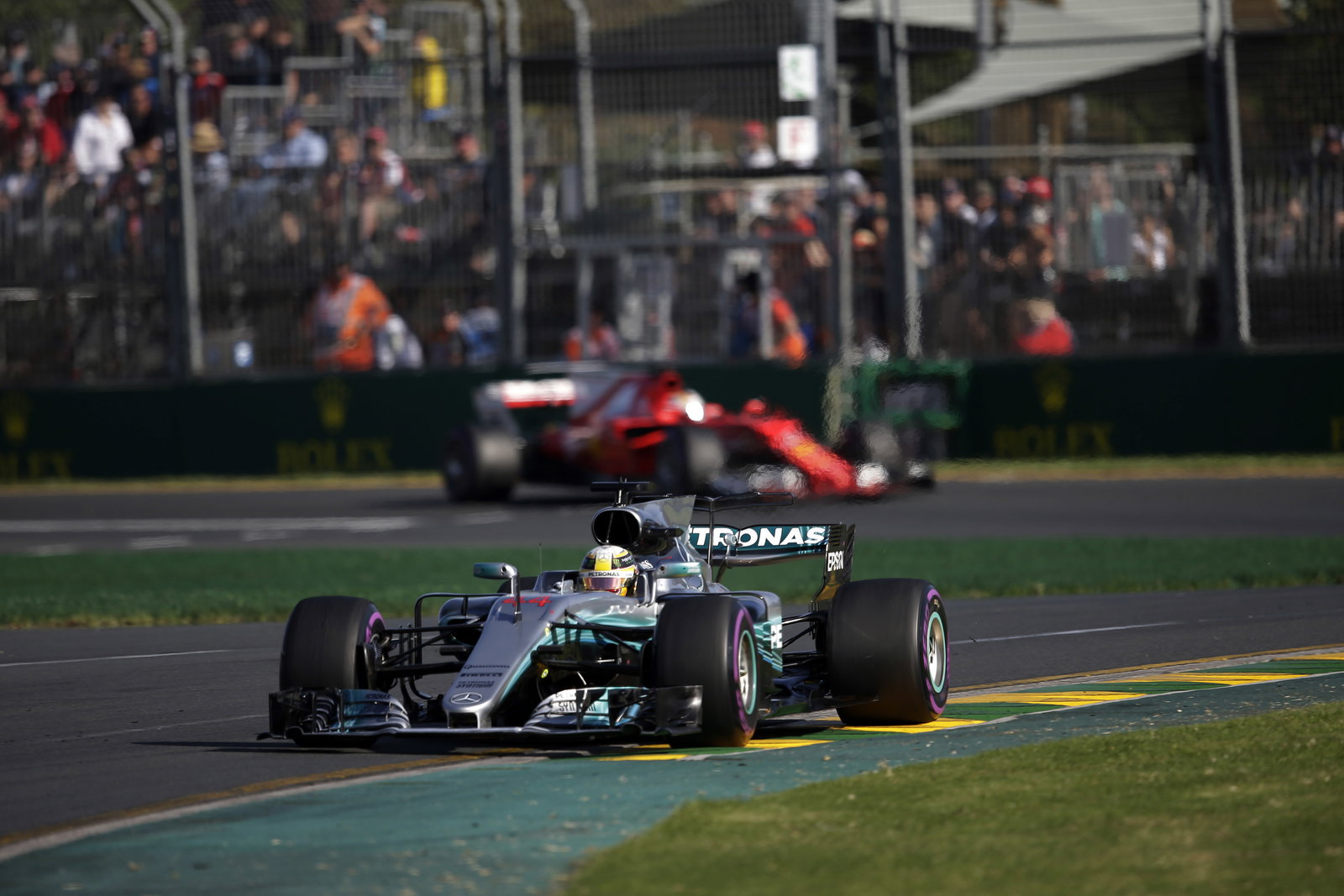 Hamilton up for three-team F1 title fight in 2018