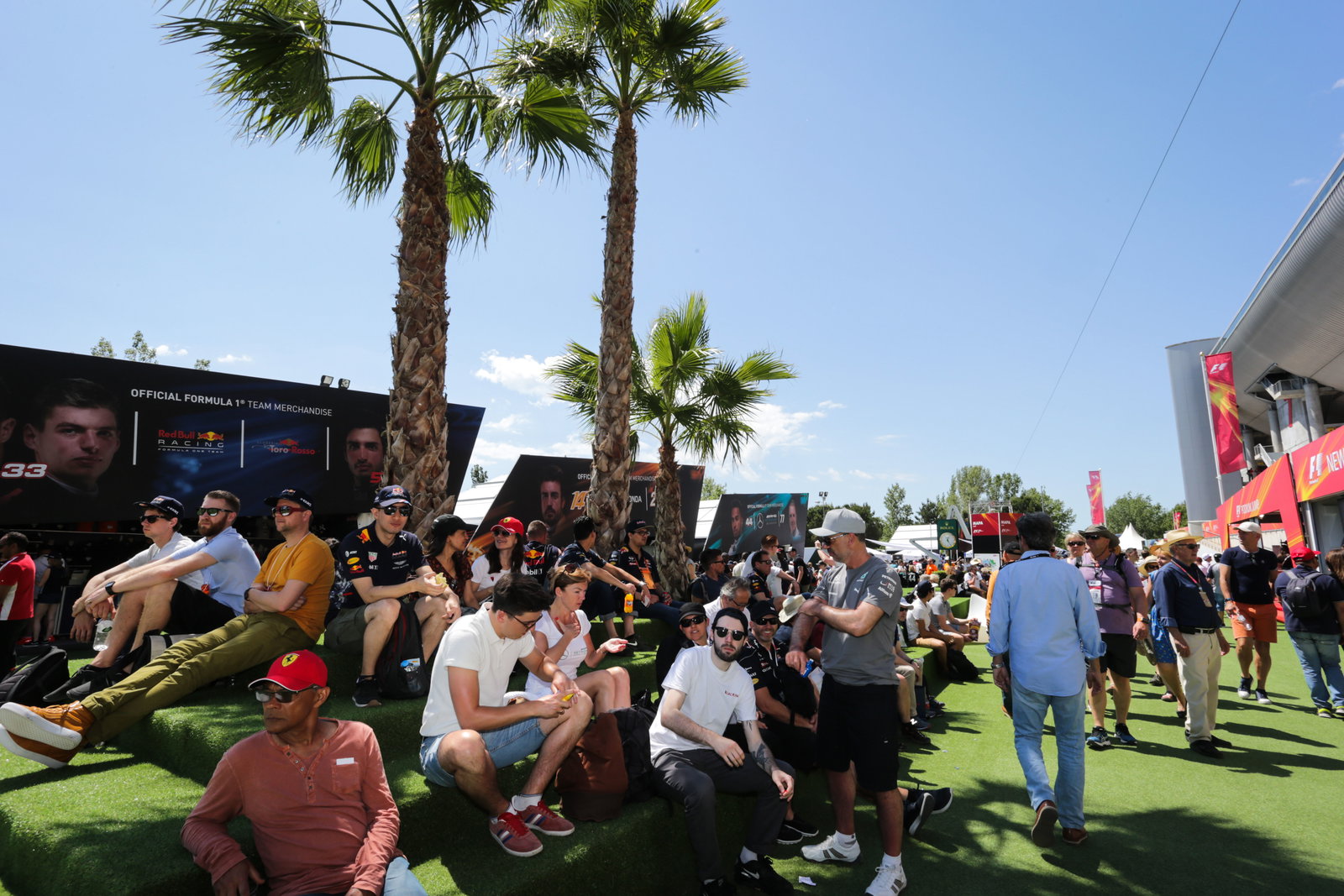 Guy Martin joins Williams F1 pit crew for Belgian GP