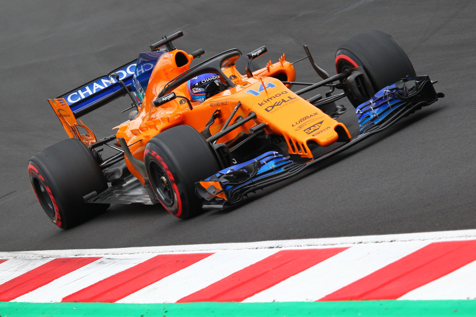 Vettel memimpin pagi tes F1 kedua, McLaren menyelesaikan tujuh lap