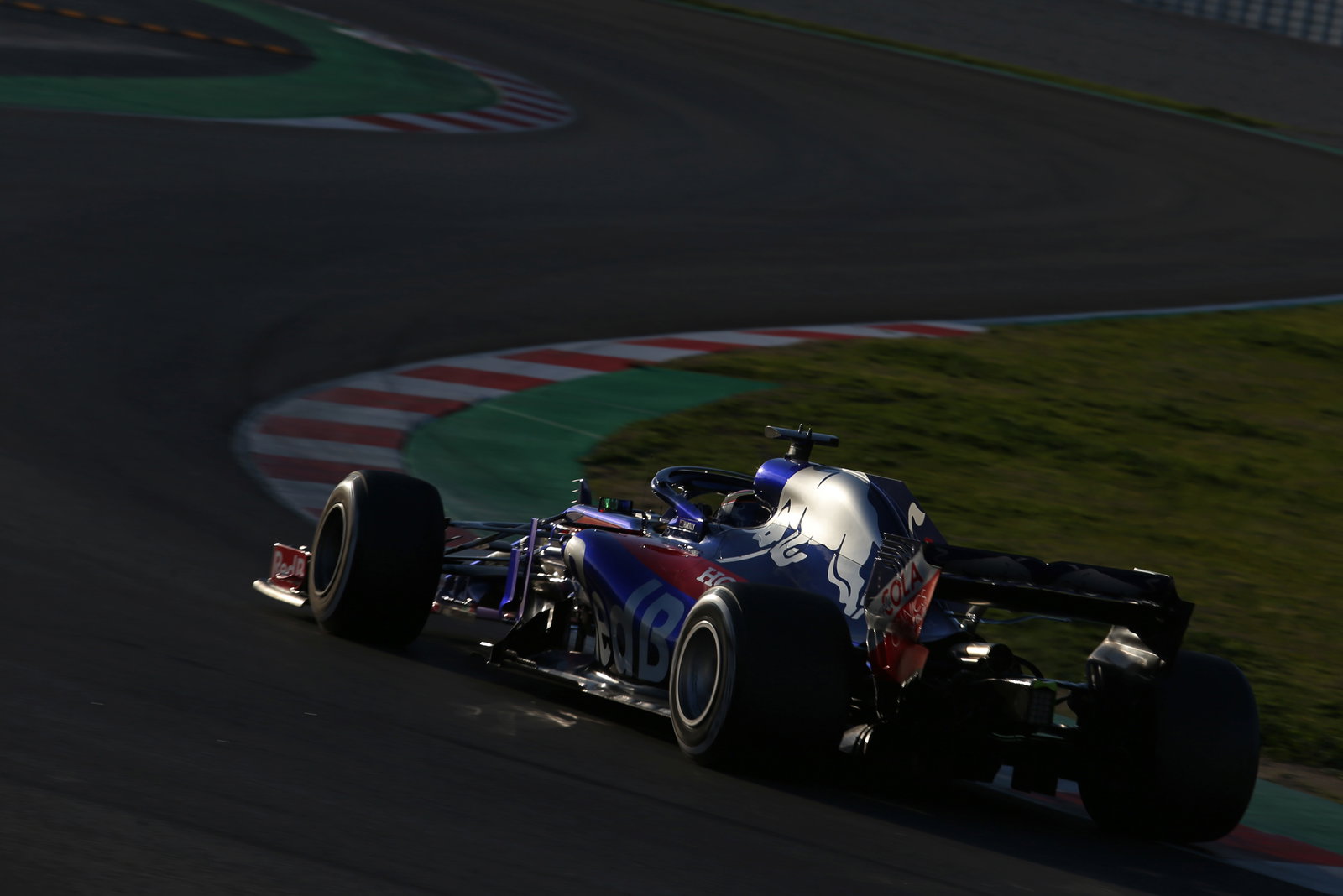 Hamilton opts for most aggressive Australian GP tyre picks