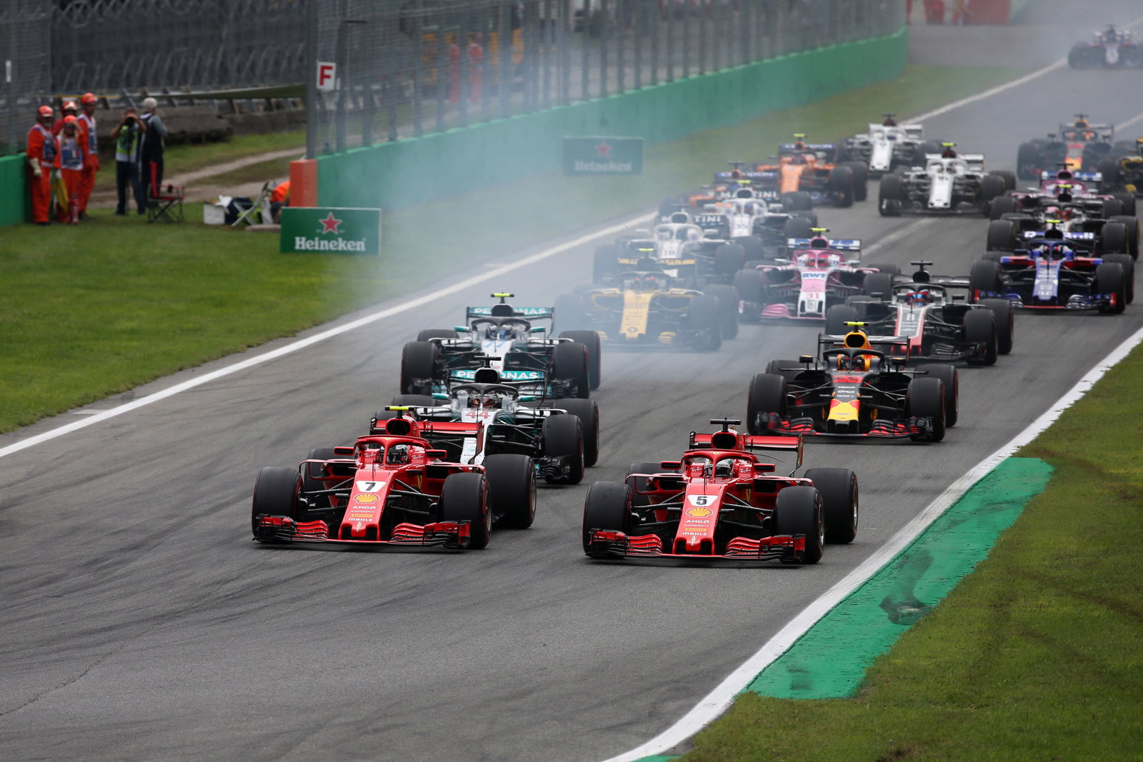 F1 Trading Card Game - What’s in the game?