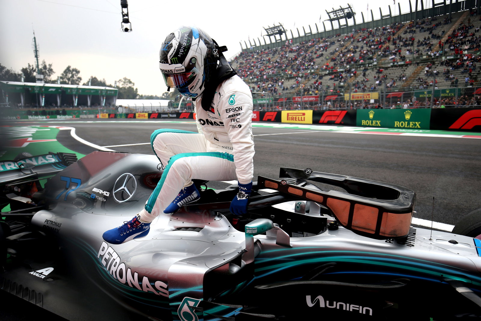 Max Verstappen menyelesaikan latihan menyapu Meksiko di FP3 basah