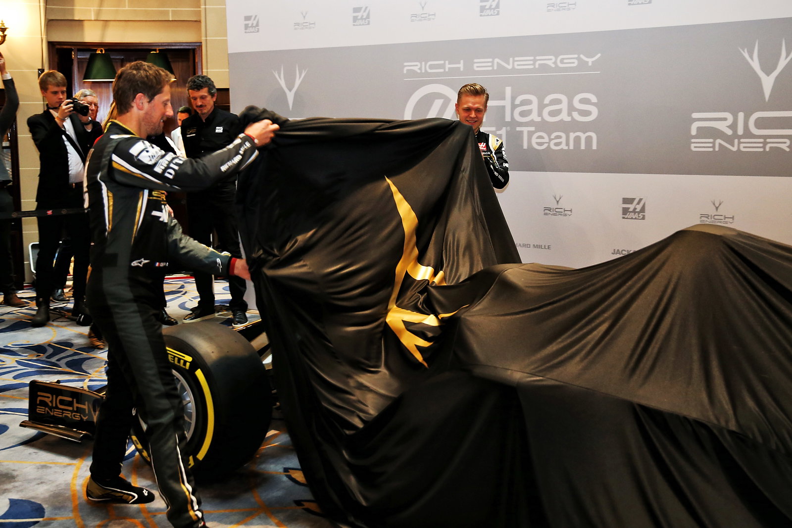 Haas, Romain Grosjean, Kevin Magnussen, F1,