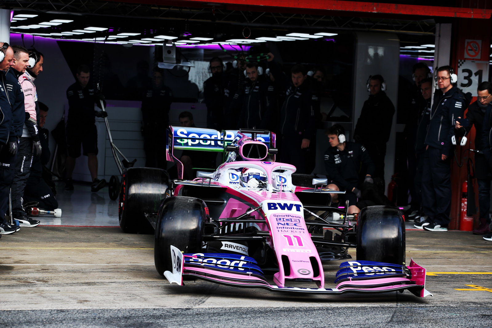 Wolff: Ferrari membuat 'pernyataan' dengan mendukung Vettel