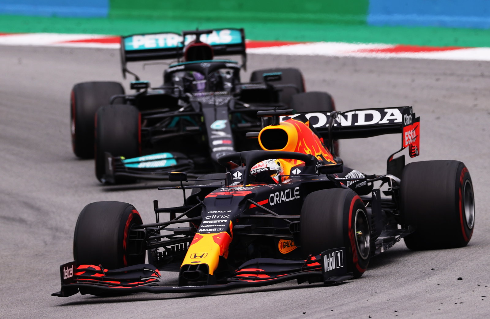 Tiga Besar Sprint Race F1 akan Diberi Karangan Bunga dan Parade Lap