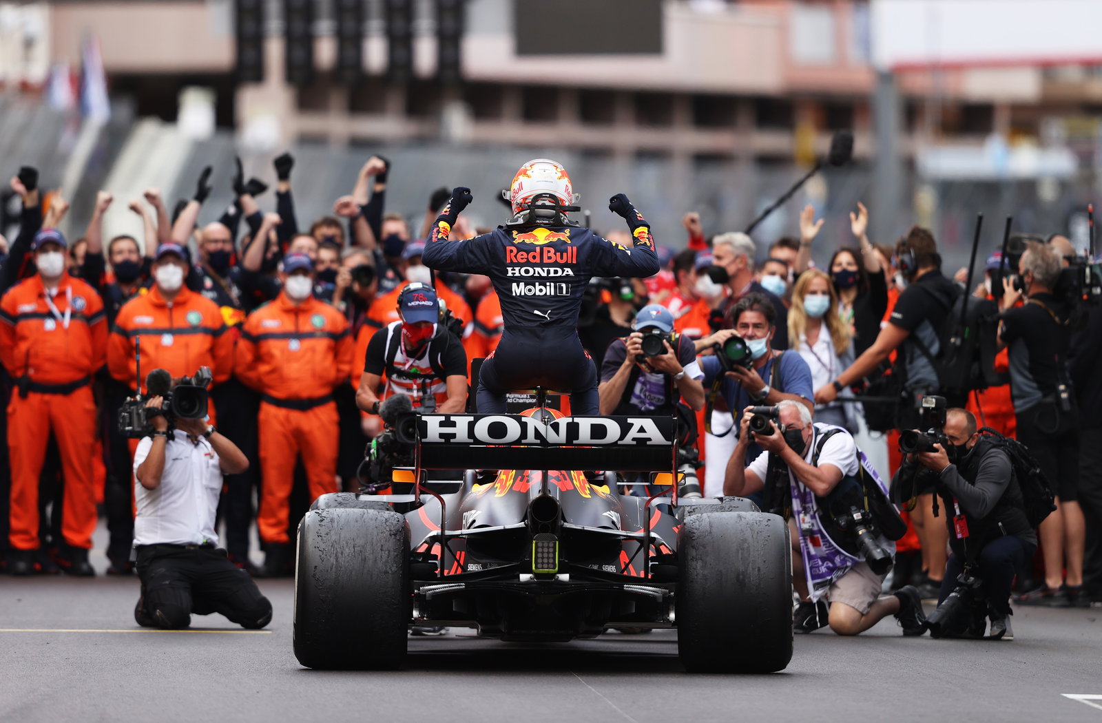 F1 GP Monaco: Menang Dominan, Verstappen Rampas Puncak Klasemen
