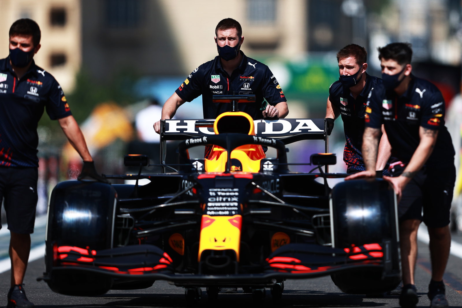 F1 GP Azerbaijan: Hasil Free Practice 1 dari Jalanan Baku