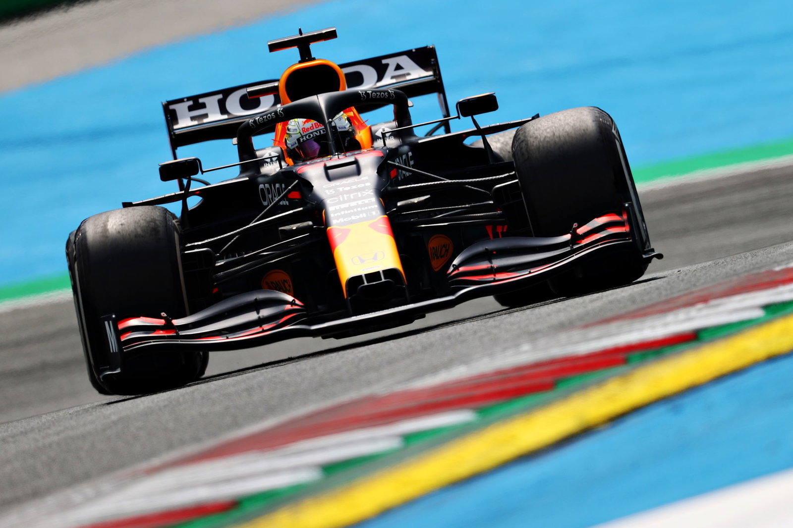 Hamilton: Mercedes lacking ‘raw pace’ to overtake Red Bull in F1 Styrian GP