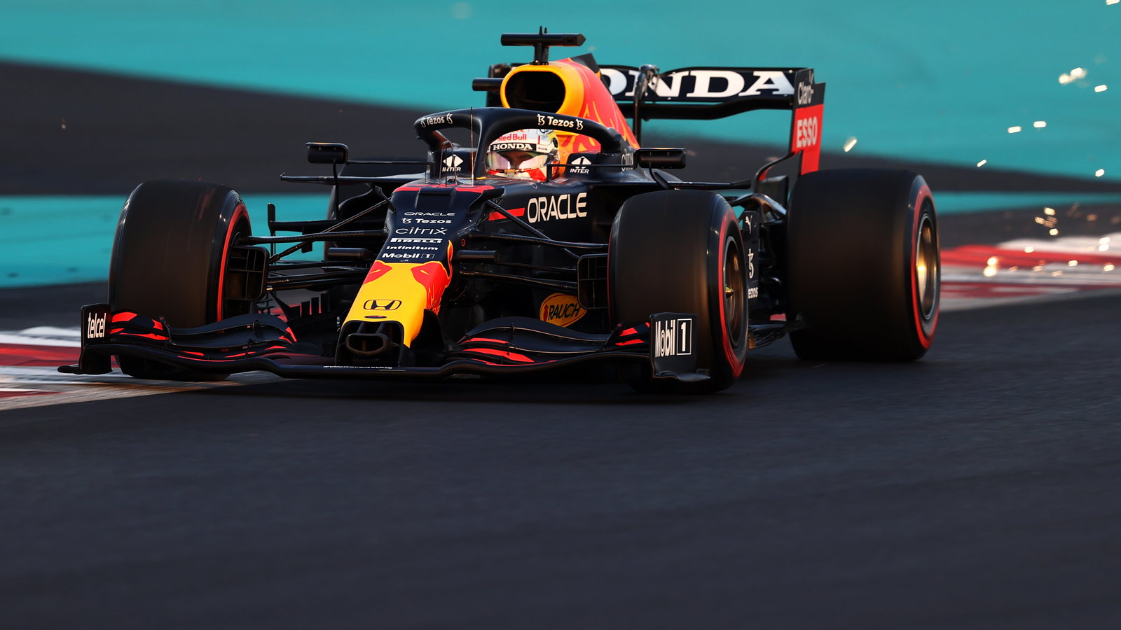 Verstappen Anggap Pole Tidak Mencerminkan Keunggulan dari Hamilton