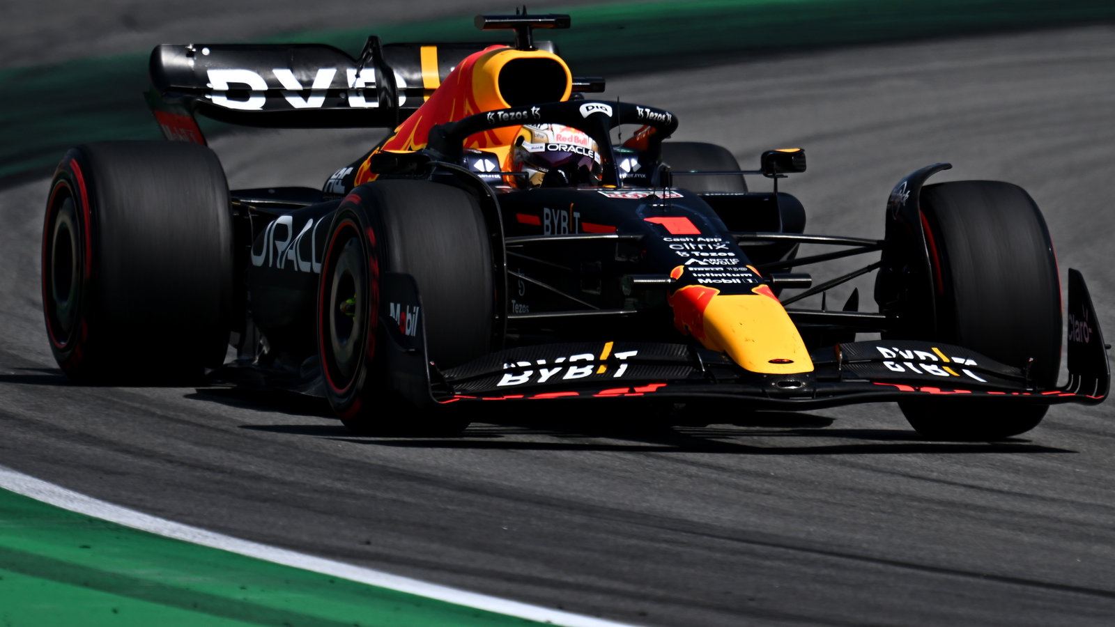 F1 GP Spanyol: Verstappen Menang Saat Leclerc DNF 