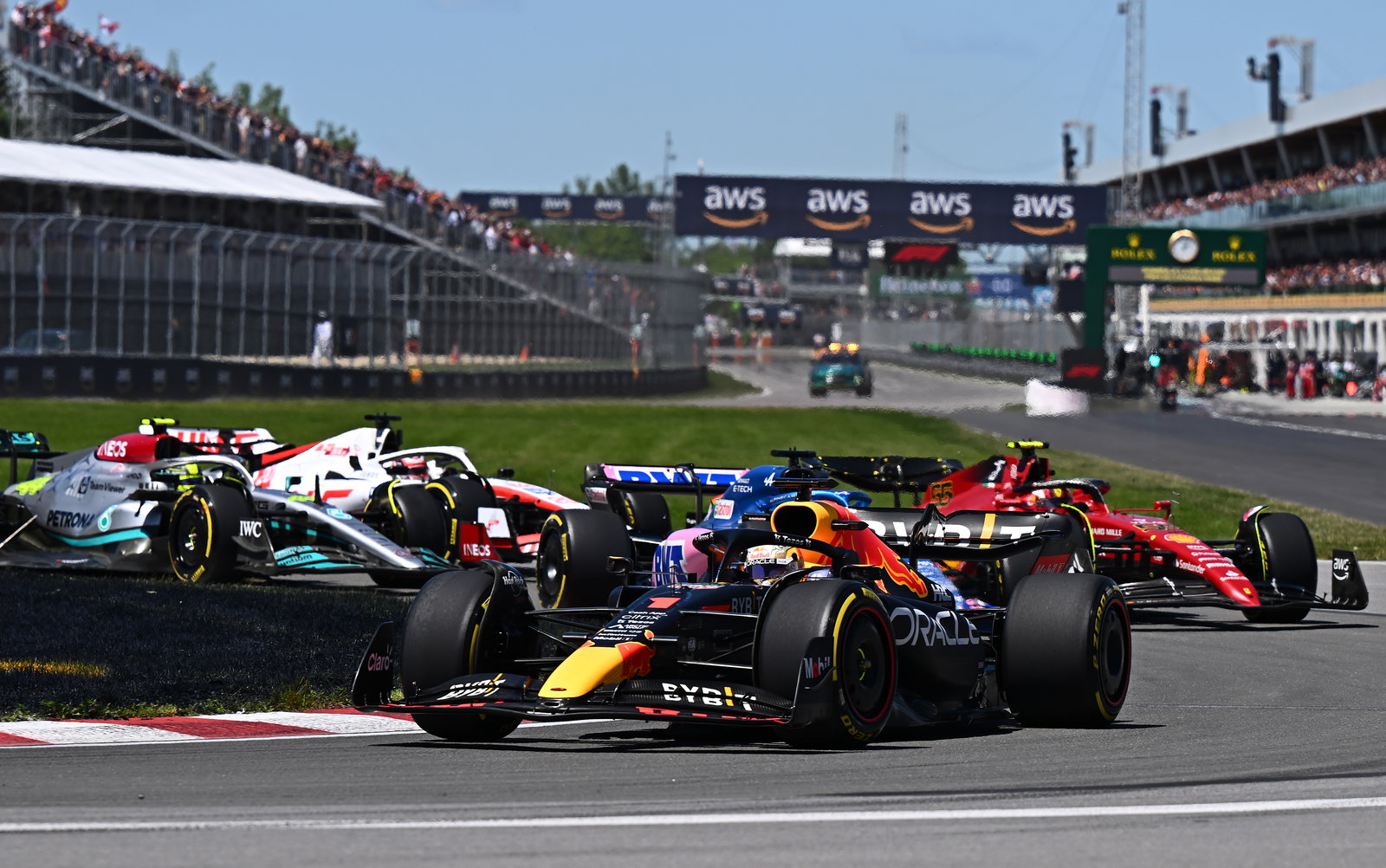 F1 GP Kanada: Verstappen Bendung Sainz, Hamilton Podium